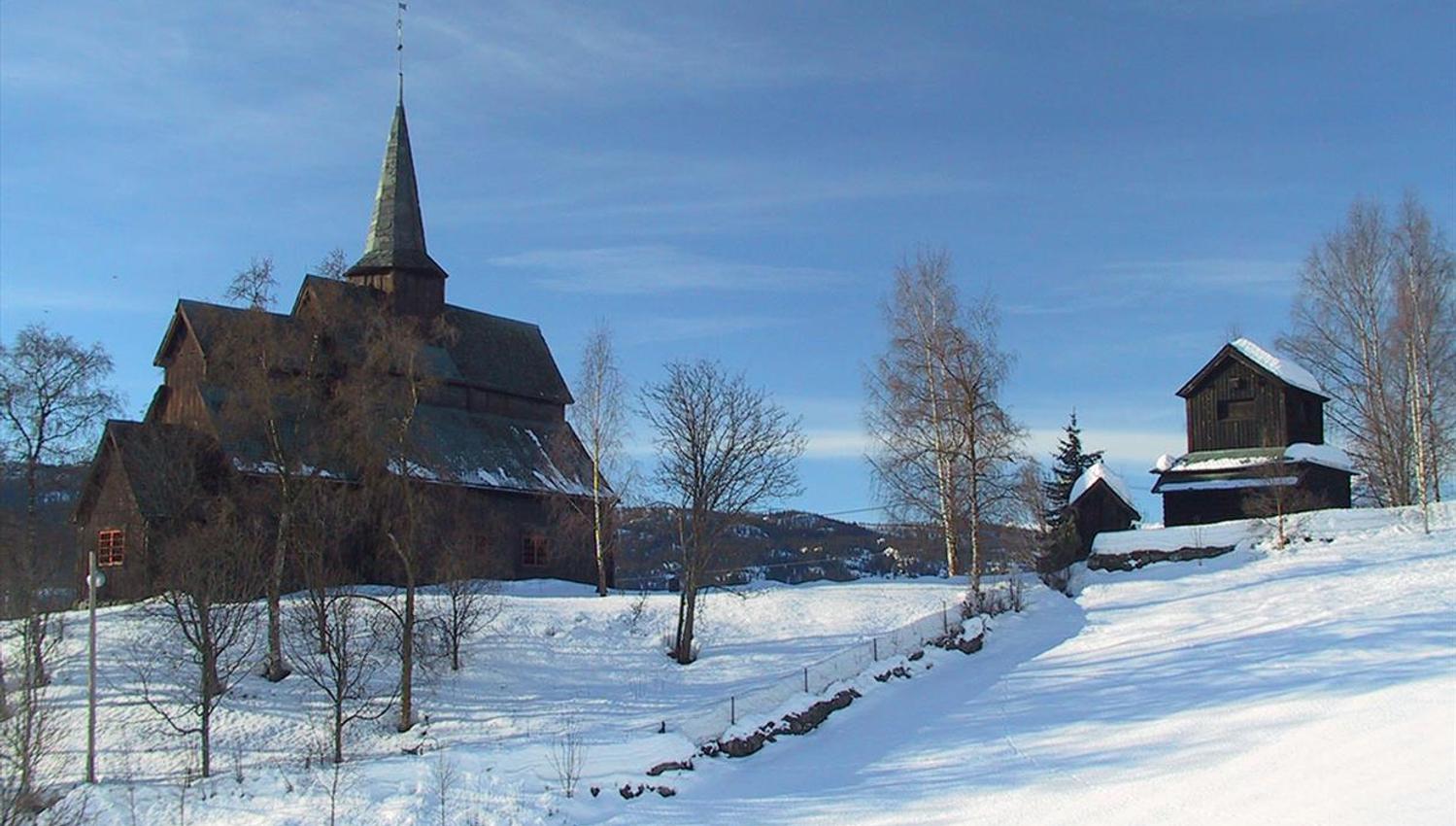 Høre Stavkirke en vinterdag