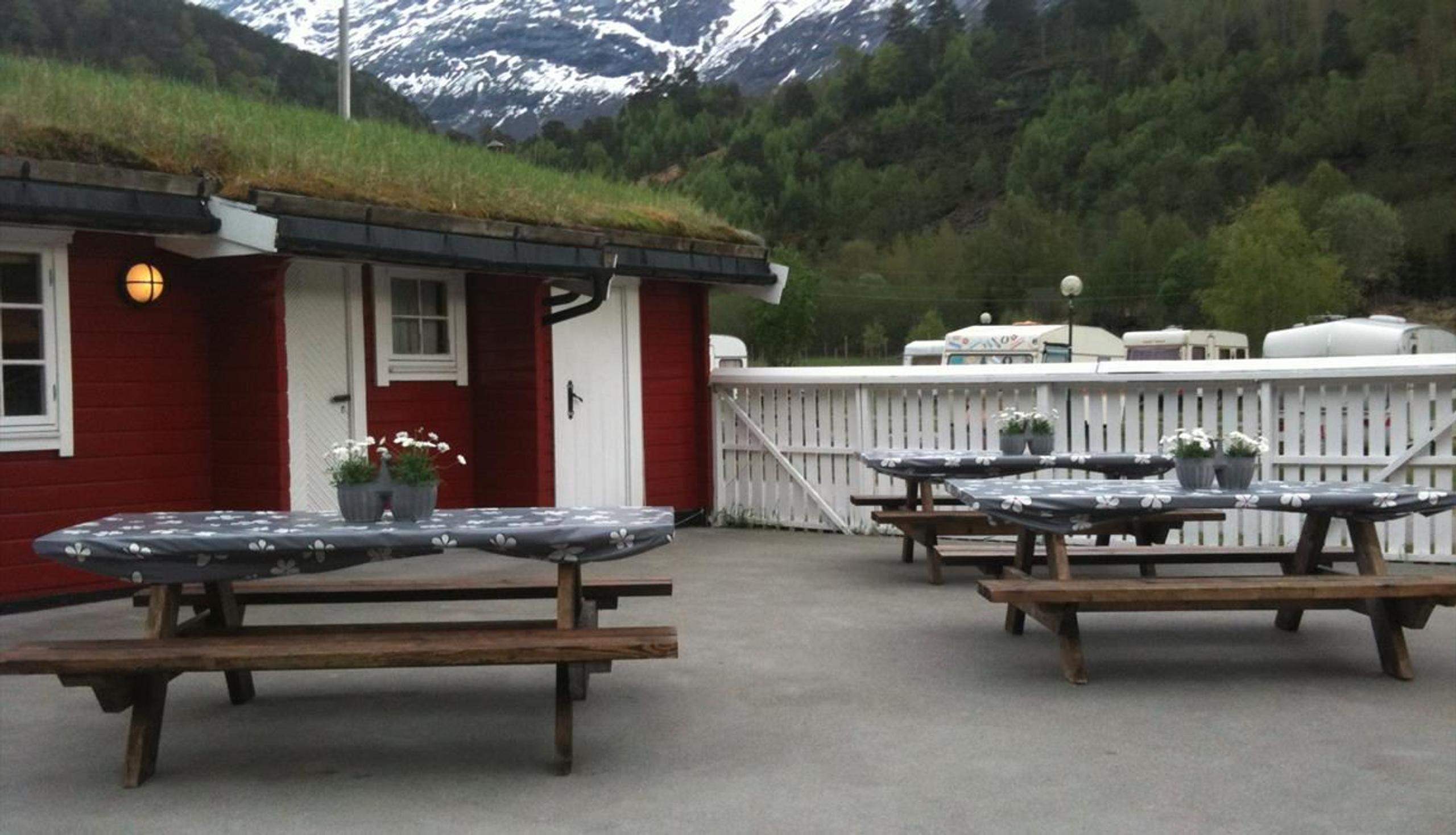 Uteplass ved Folven Adventure Camp
