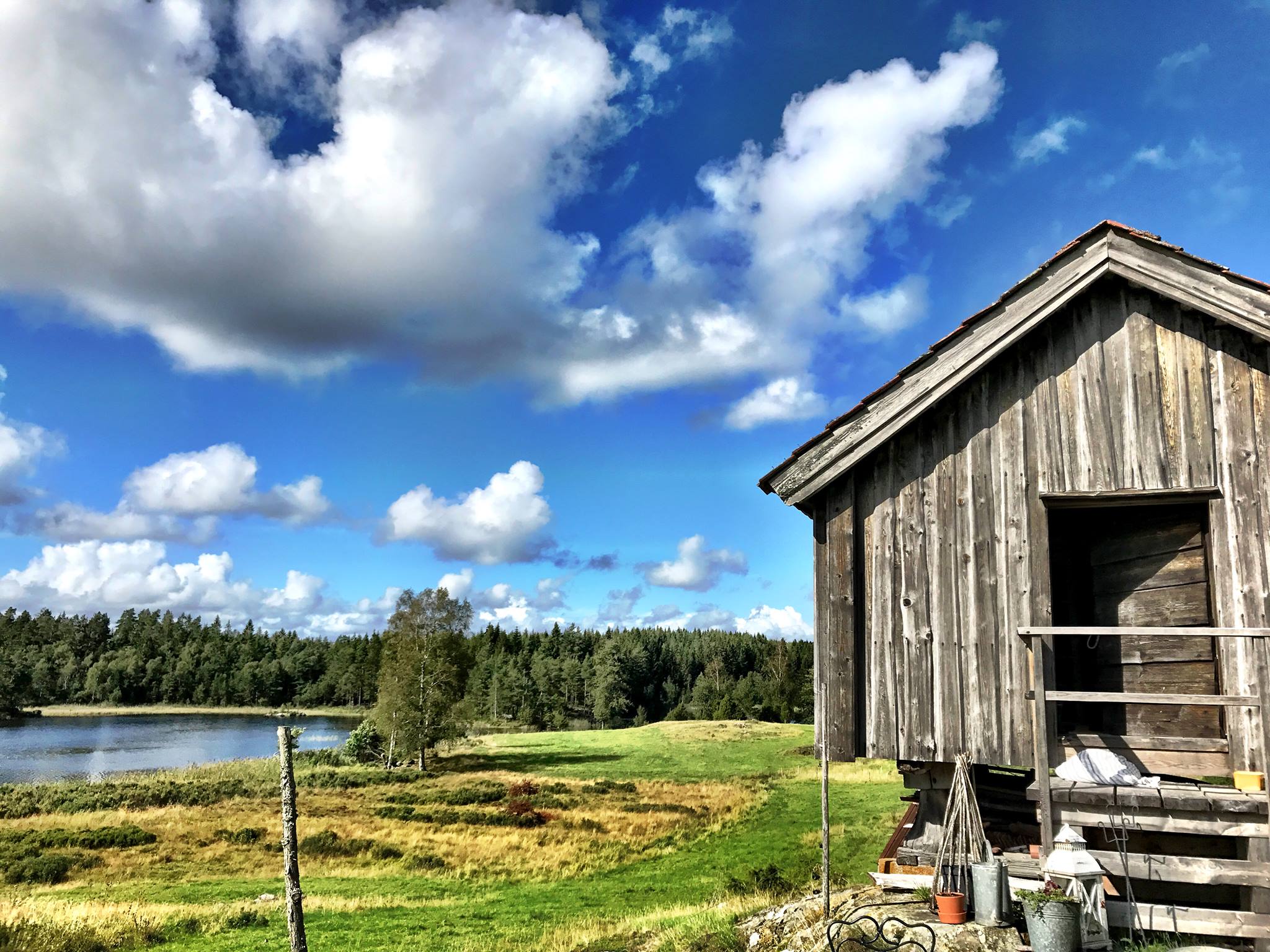 an old farmhouse by the water