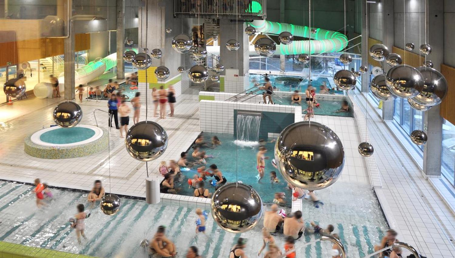Child play and bathing arena