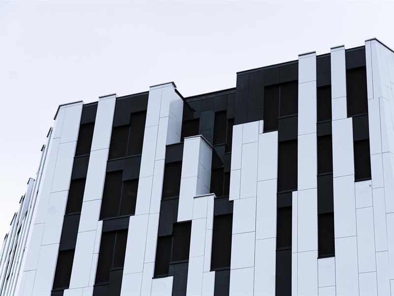 SNØ - facade and outside view