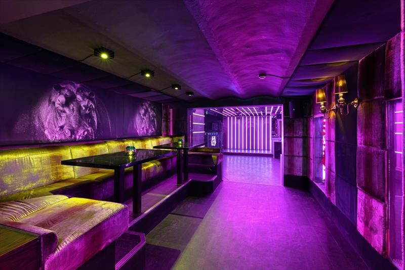 lounge i neonlys