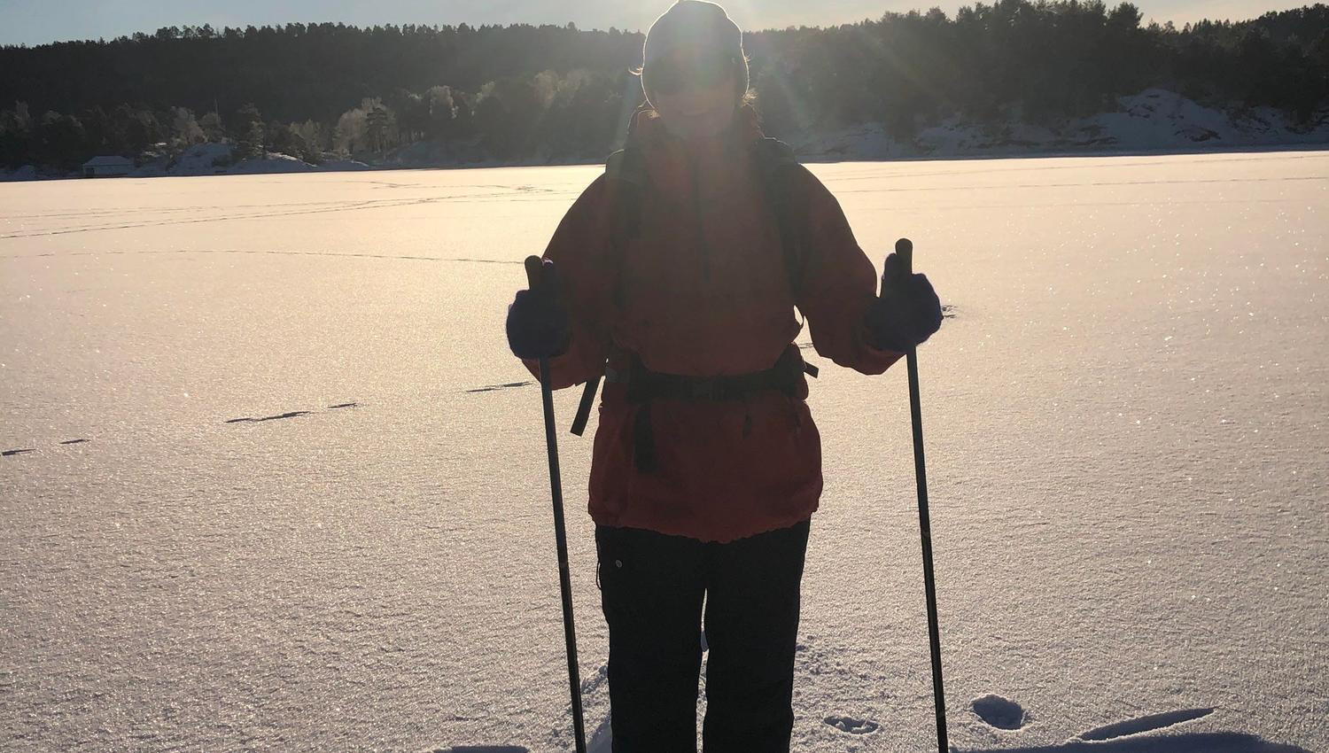 dame på ski