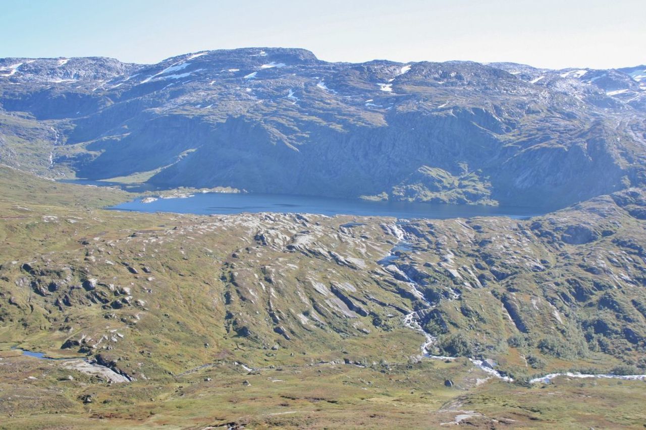 Tostølsvatnet sett frå litt avstand