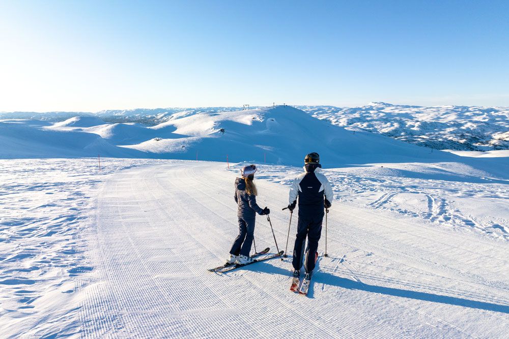 Vinje_vinter_2-på-alpinbakke-på-Haukelifjell-skisenter_1000x667
