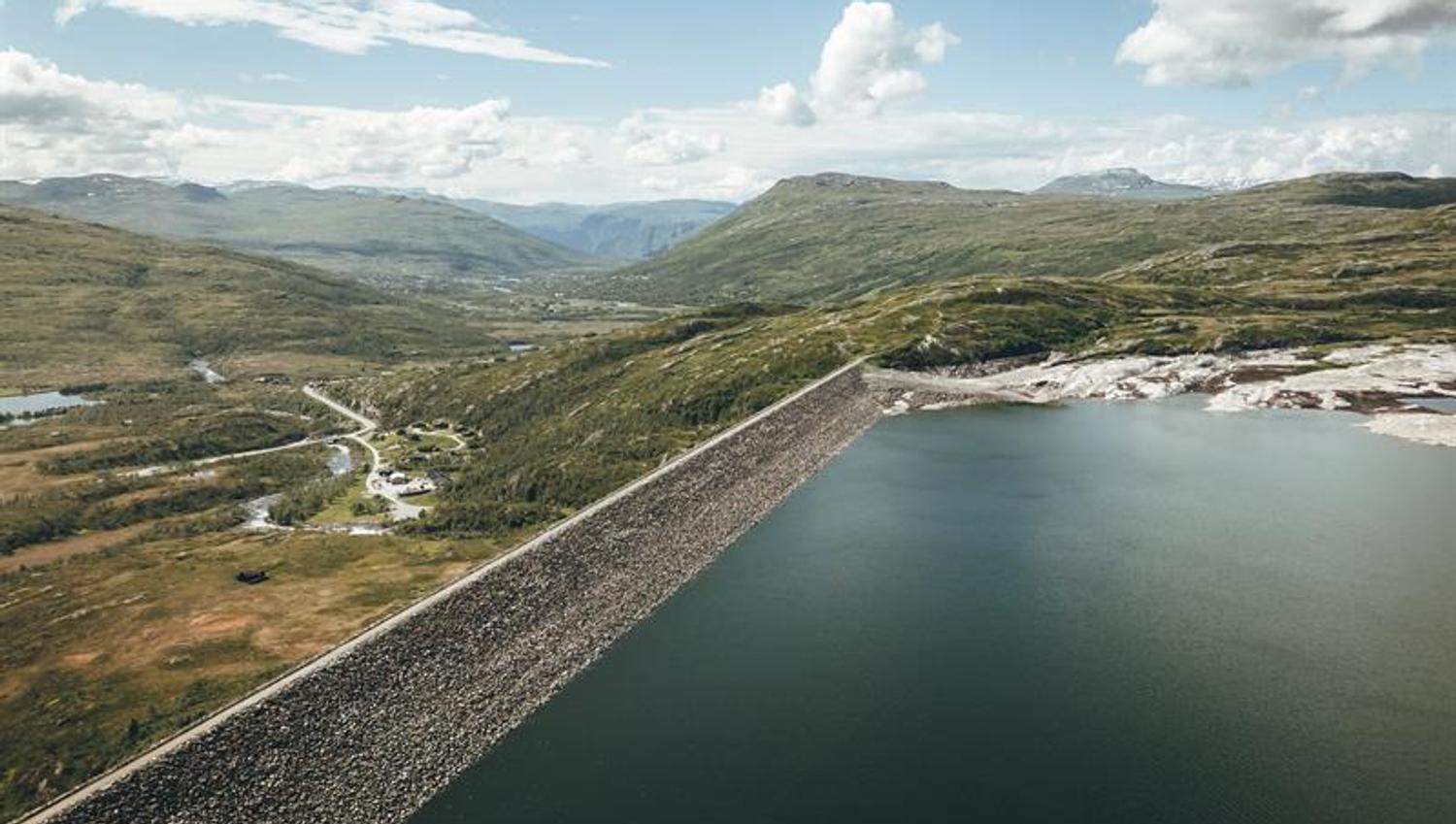 A drone photo with an overview of the Sysendammen dam.