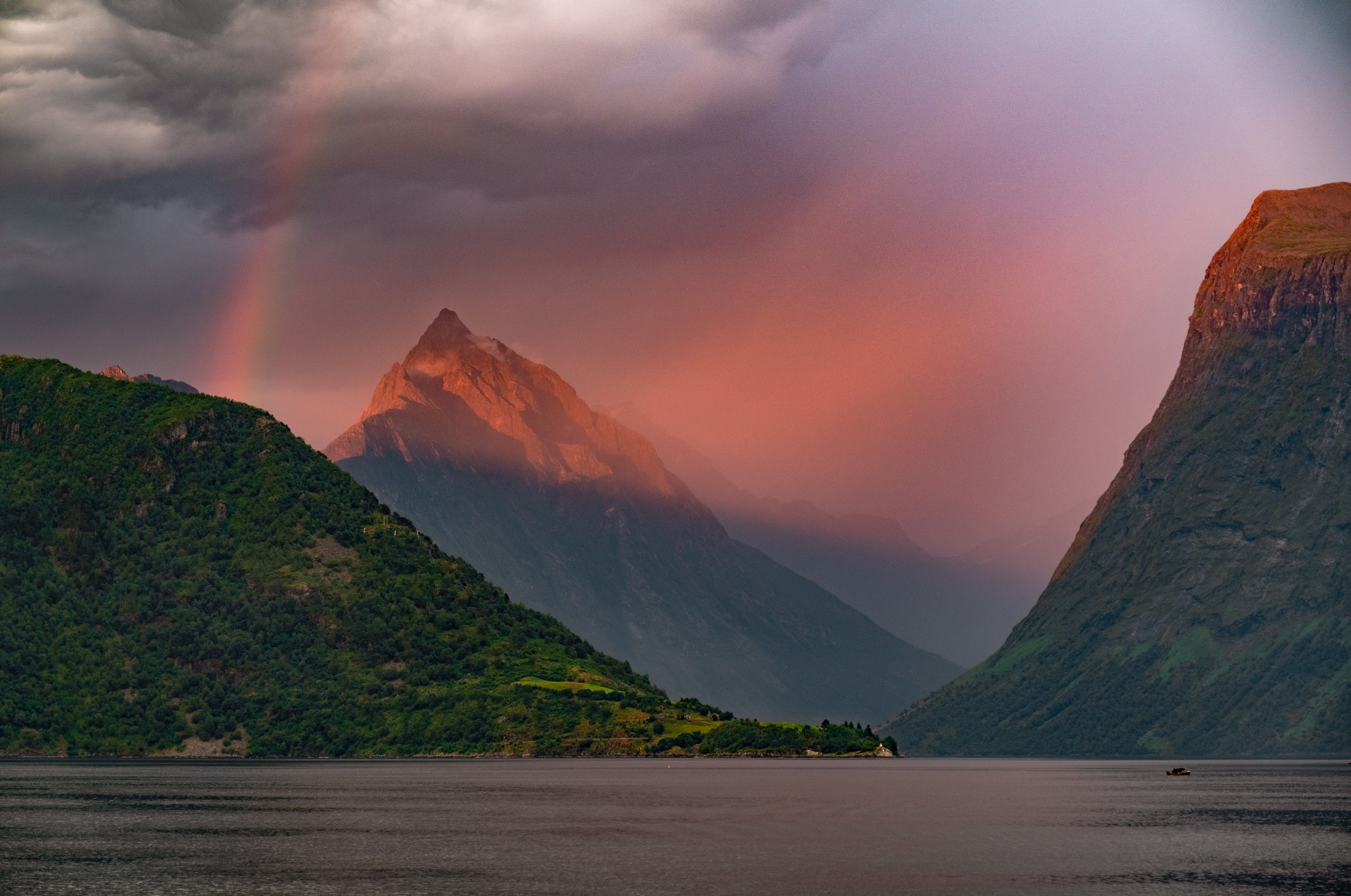Fjordcruise i Hjørundfjorden