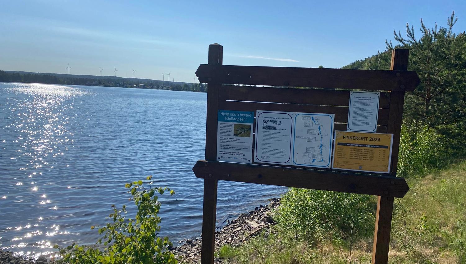 Informasjonsskilt ved båtutsettingsplass