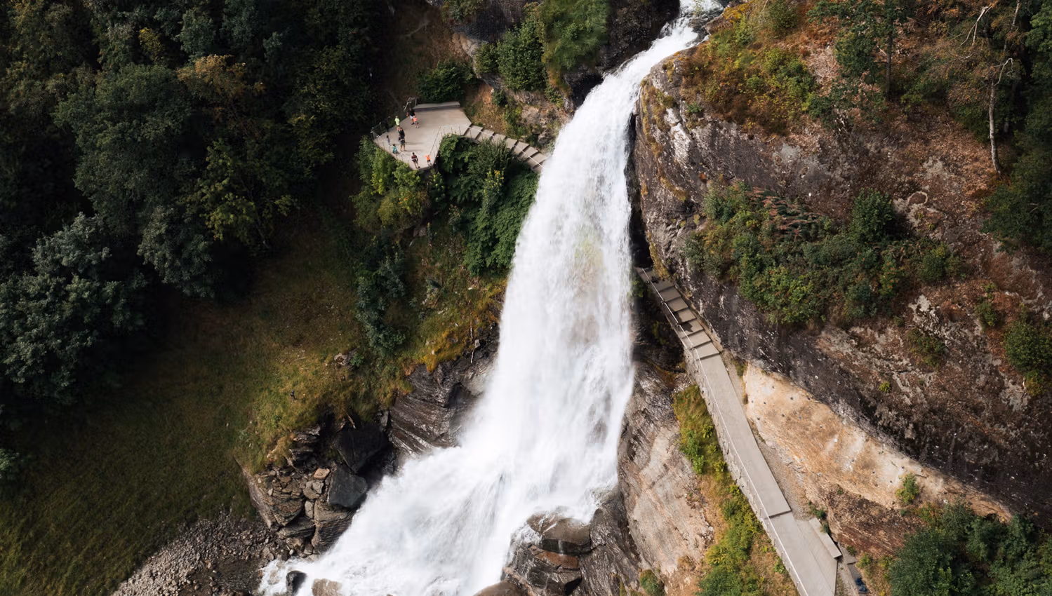 Beautiful panoramic view from the path behind Steinsdalsfossen.