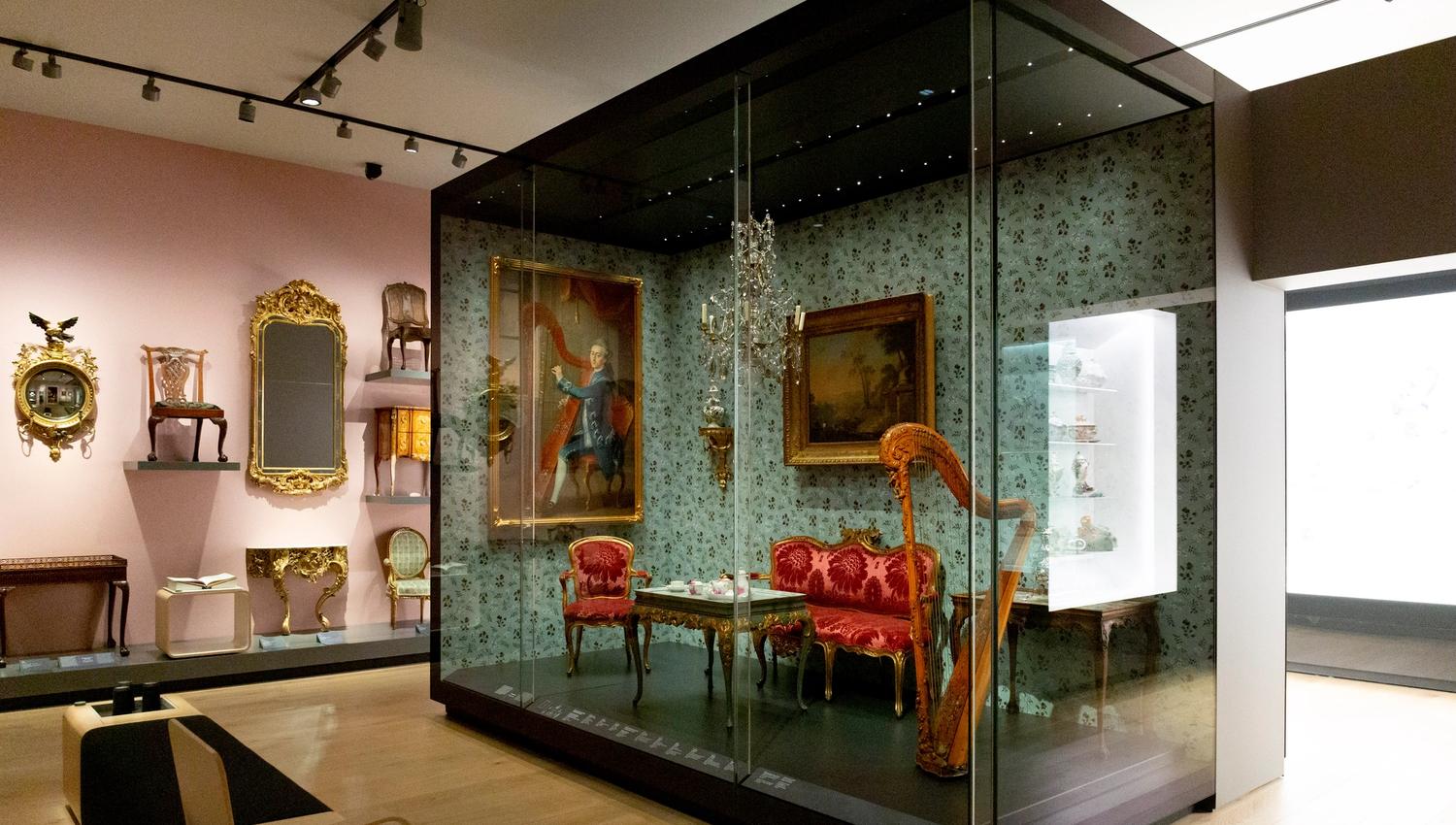 Exhibition of various interior objects