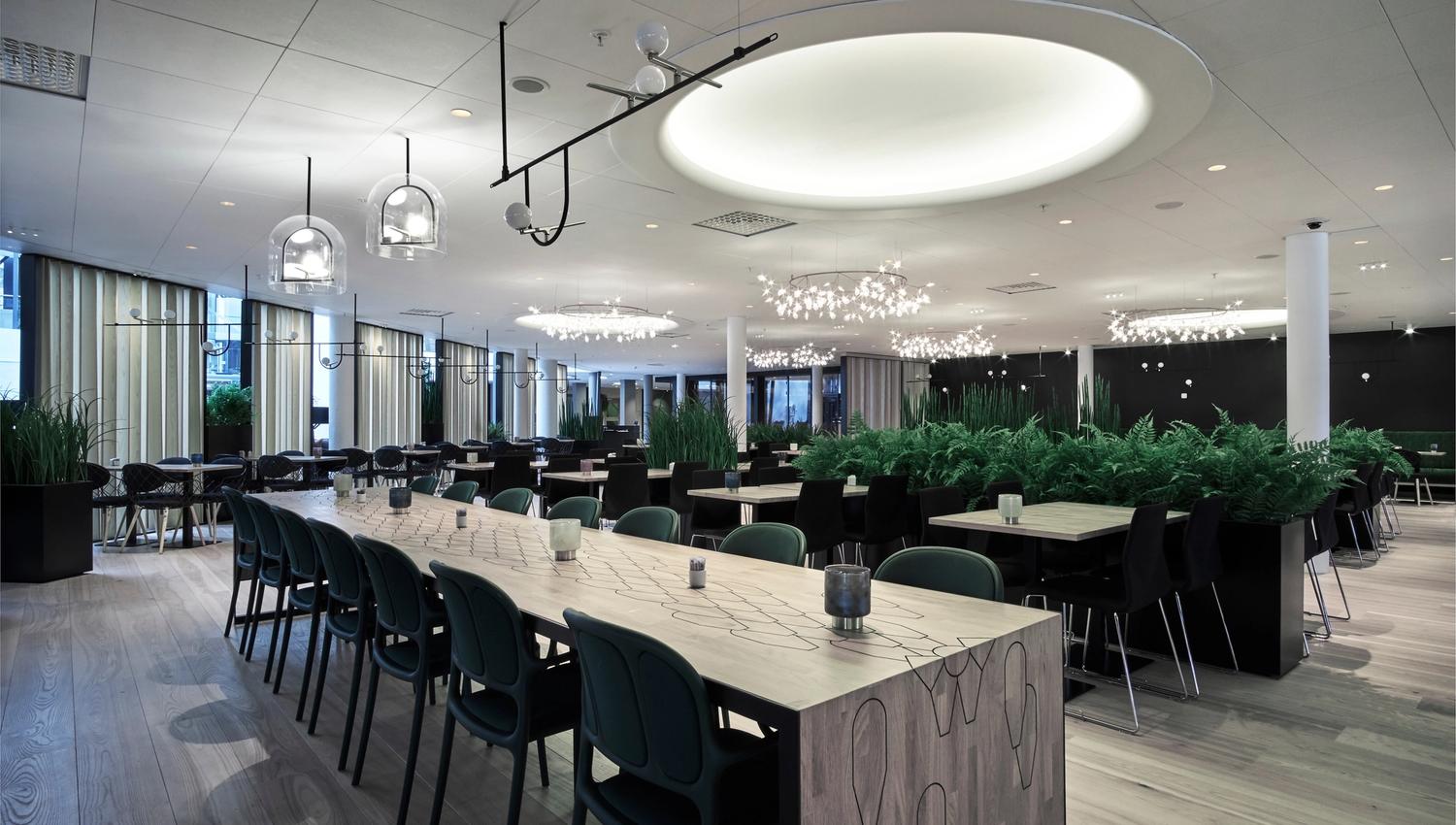 restaurant-green-view-tabel-breakfast-lunch