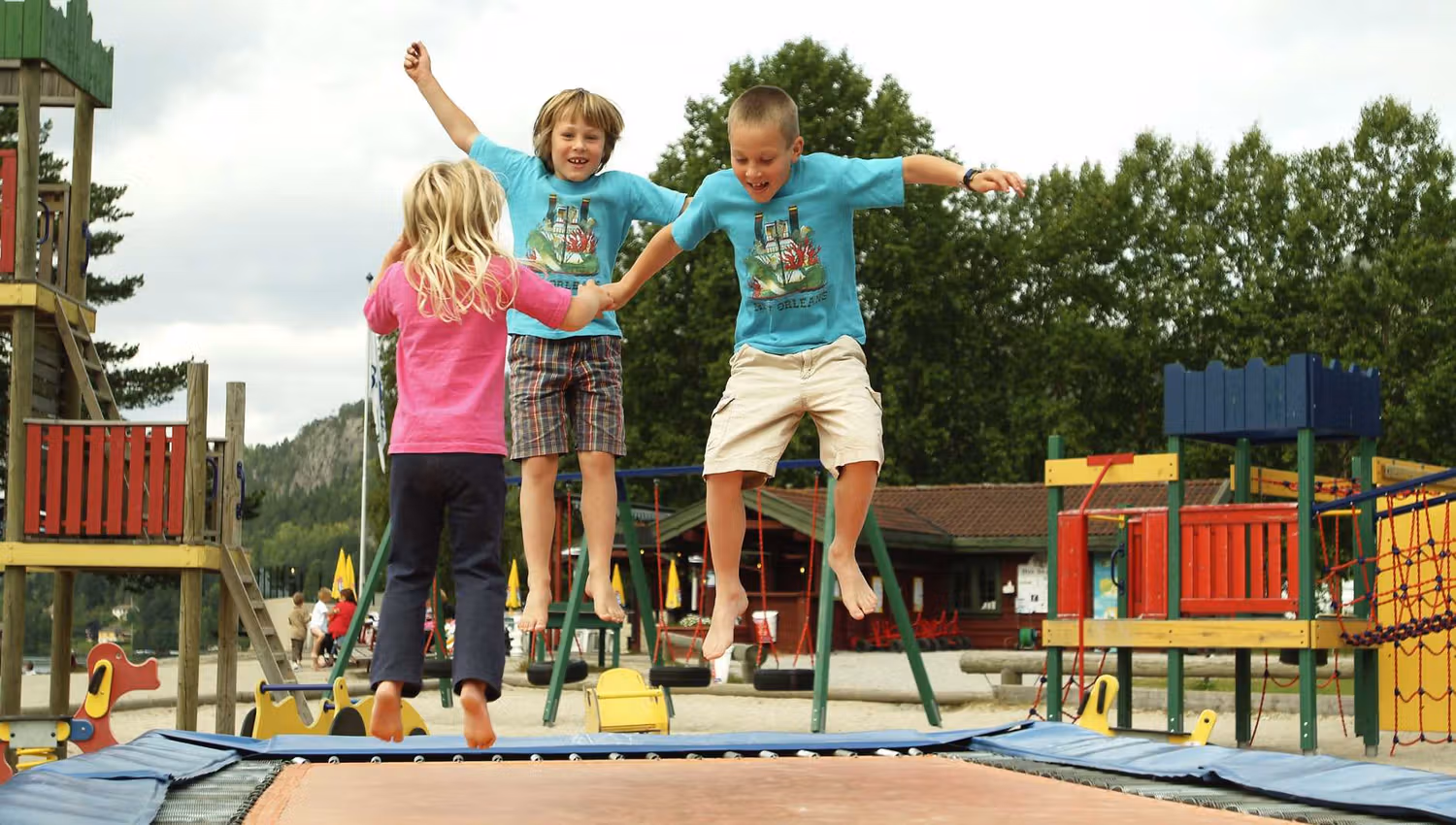 barn hopper i trampoline