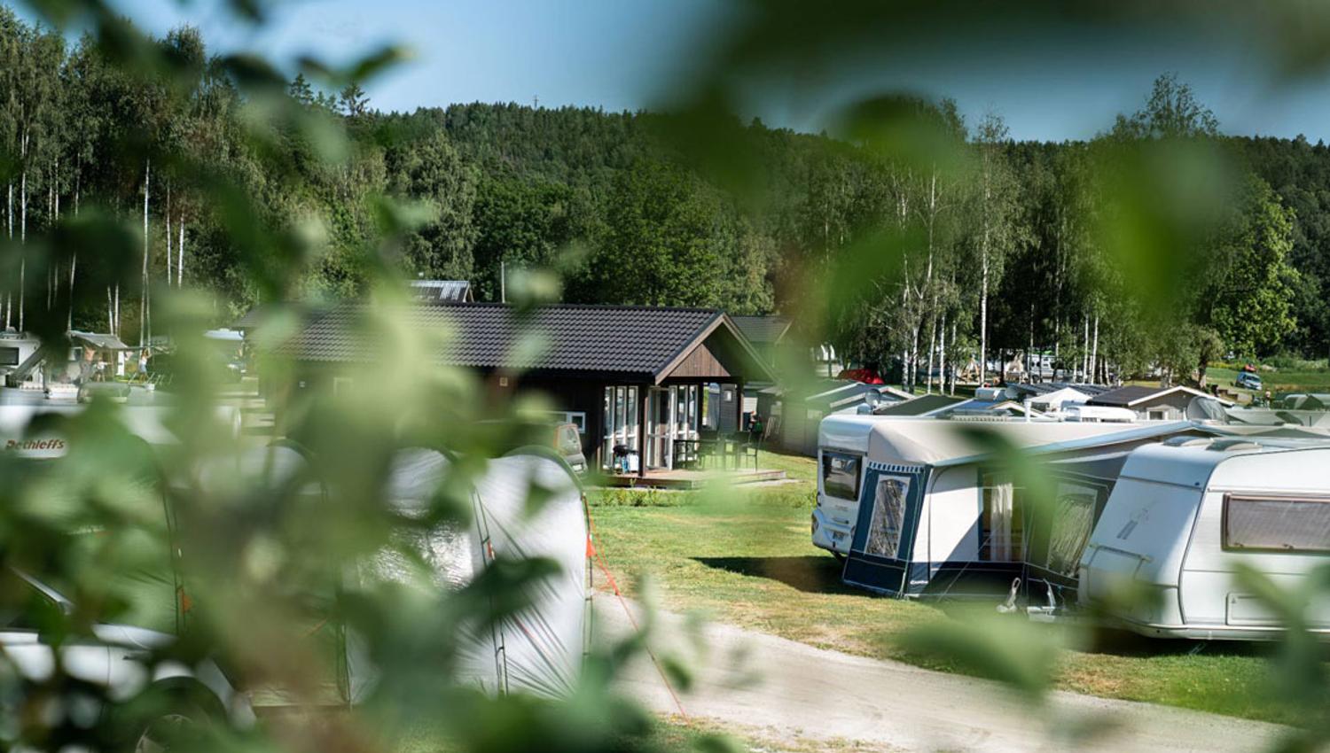 campingvogn og hytte på Beverøya Camping