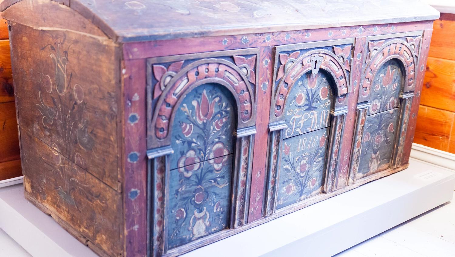 Old rosemaled wooden chest