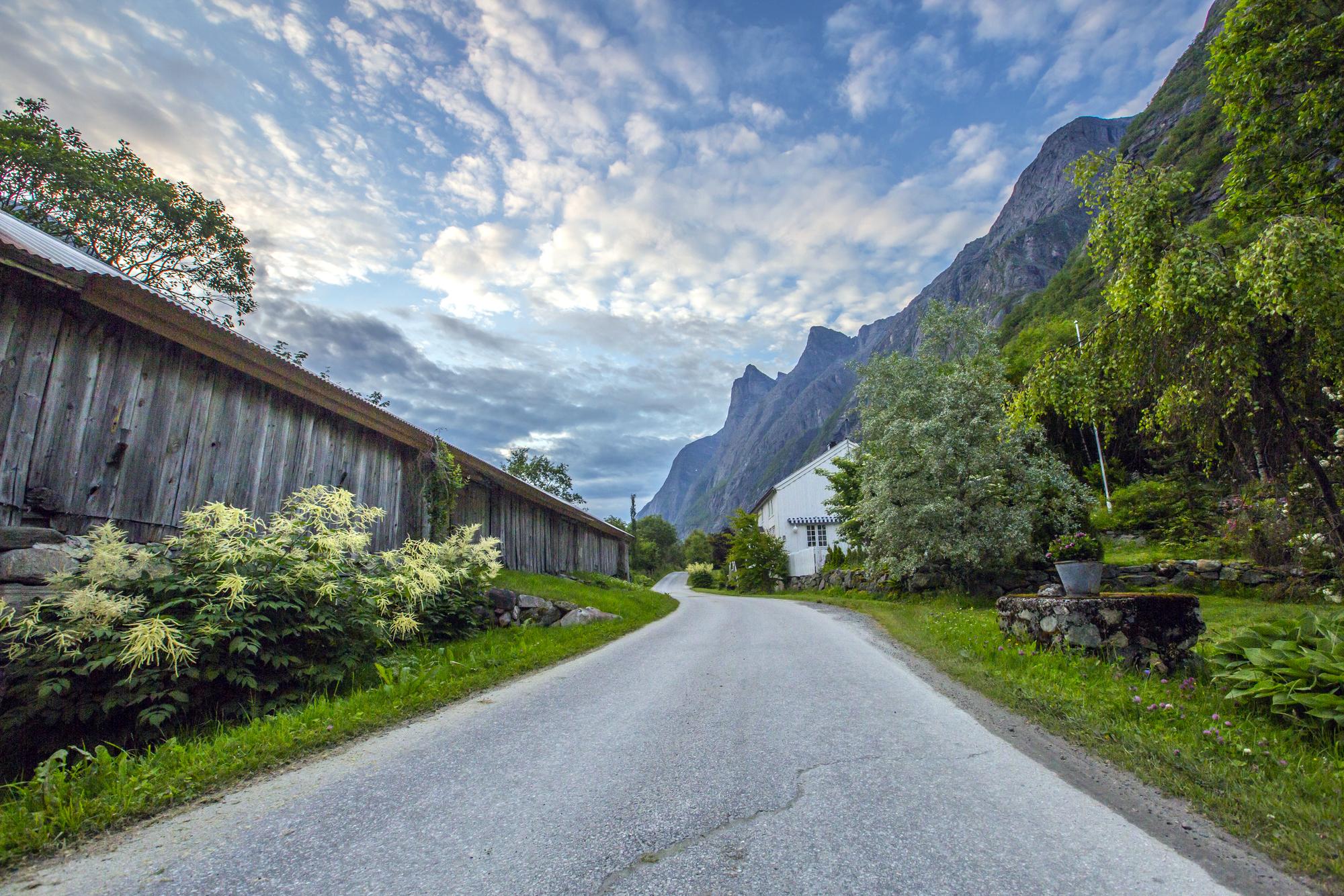 Turforslag med bil fra Molde: Mardalsfossen og Aursjøvegen
