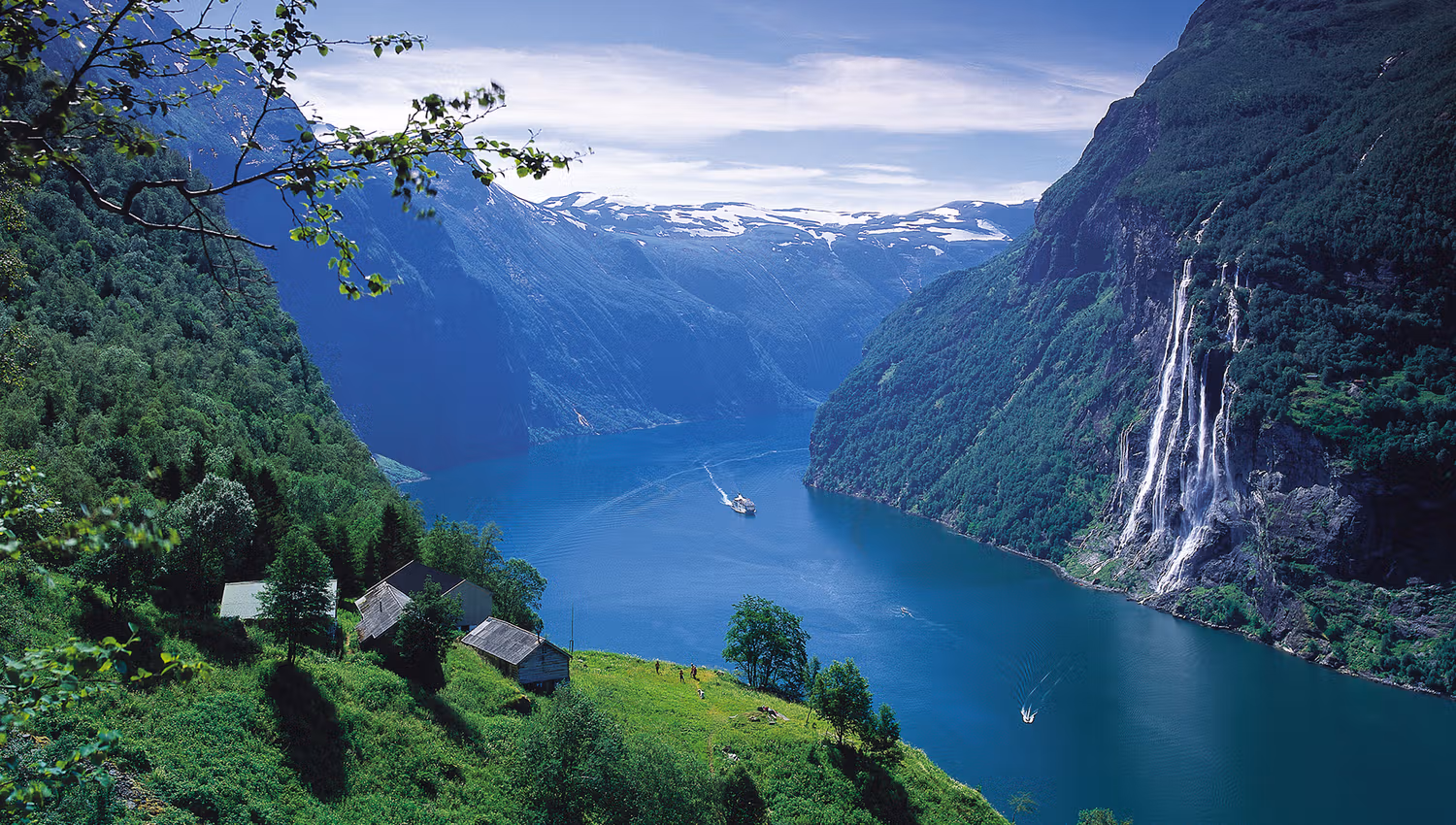 View from Skageflå to The Seven Sisters waterfall