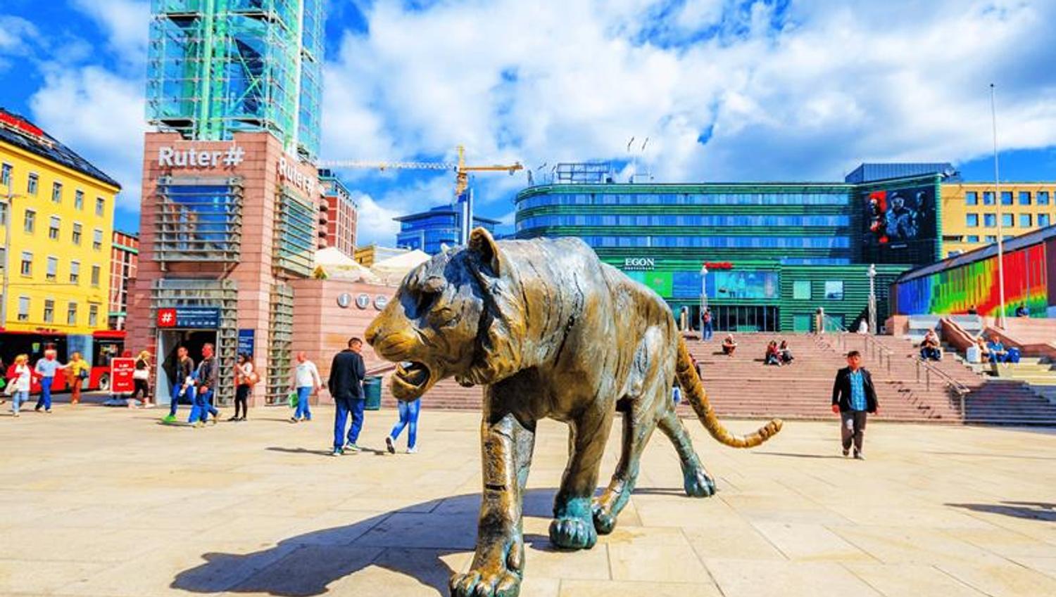 The tiger at Jernbanetorget in Oslo city centre