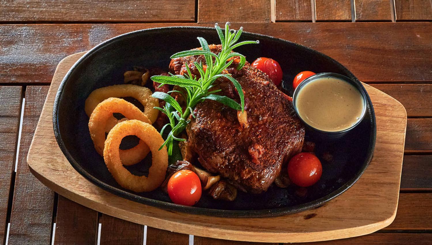 entrecote is served at Jimmy's Restaurant and Bar in Porsgrunn