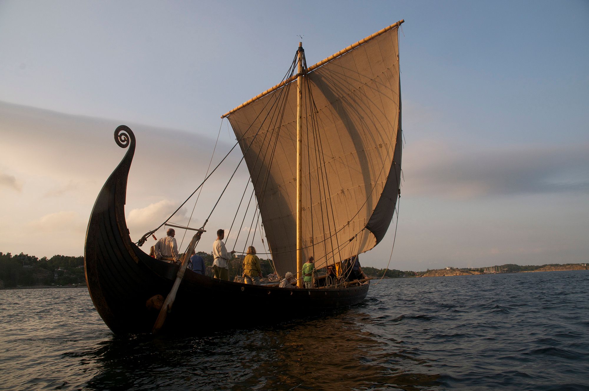 Vikingskipet Saga Oseberg på vann