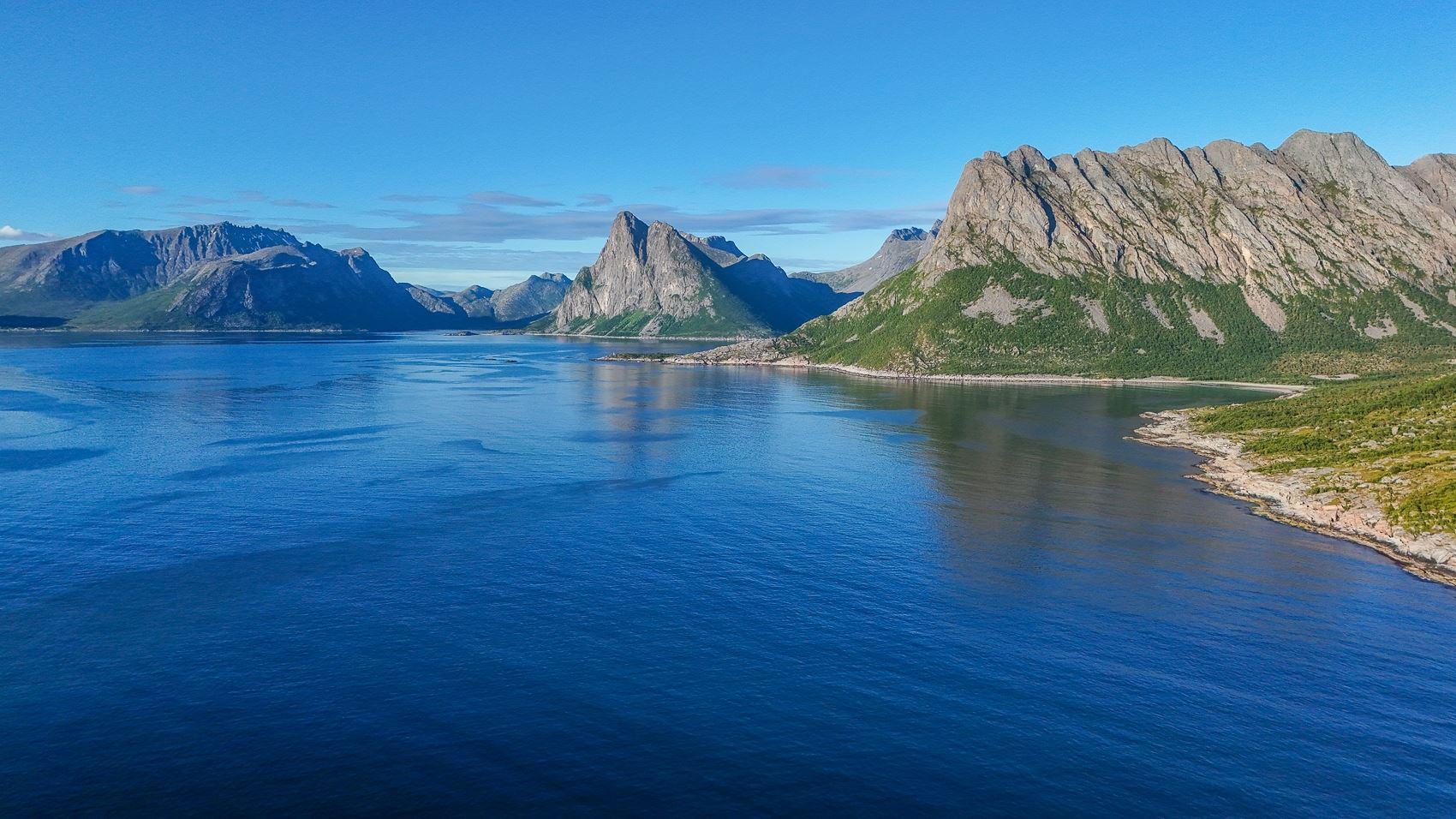 Kajakk i vakre fjorder nær Ånderdalen