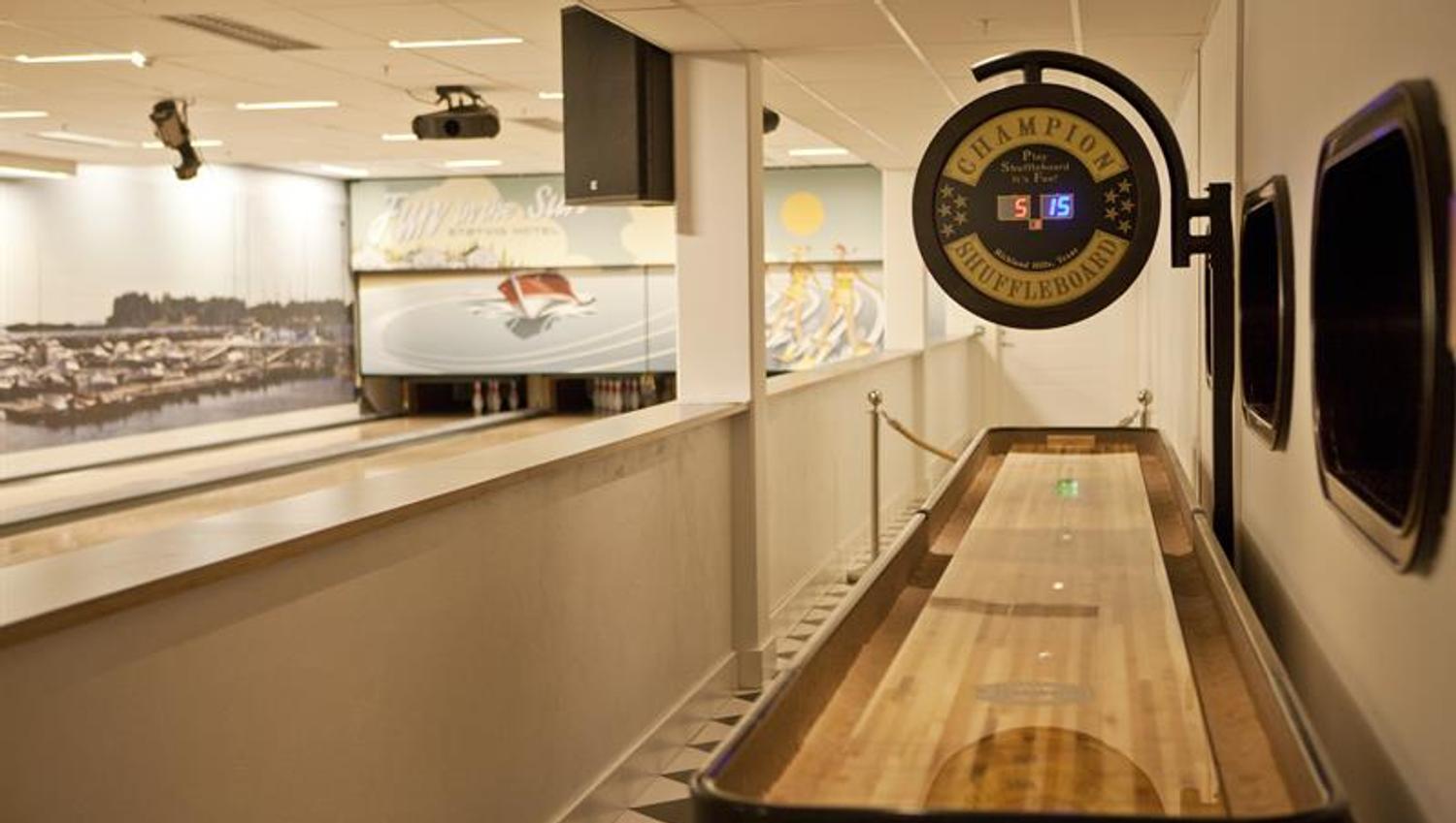 Shuffleboard og bowlingbaner på Støtvig
