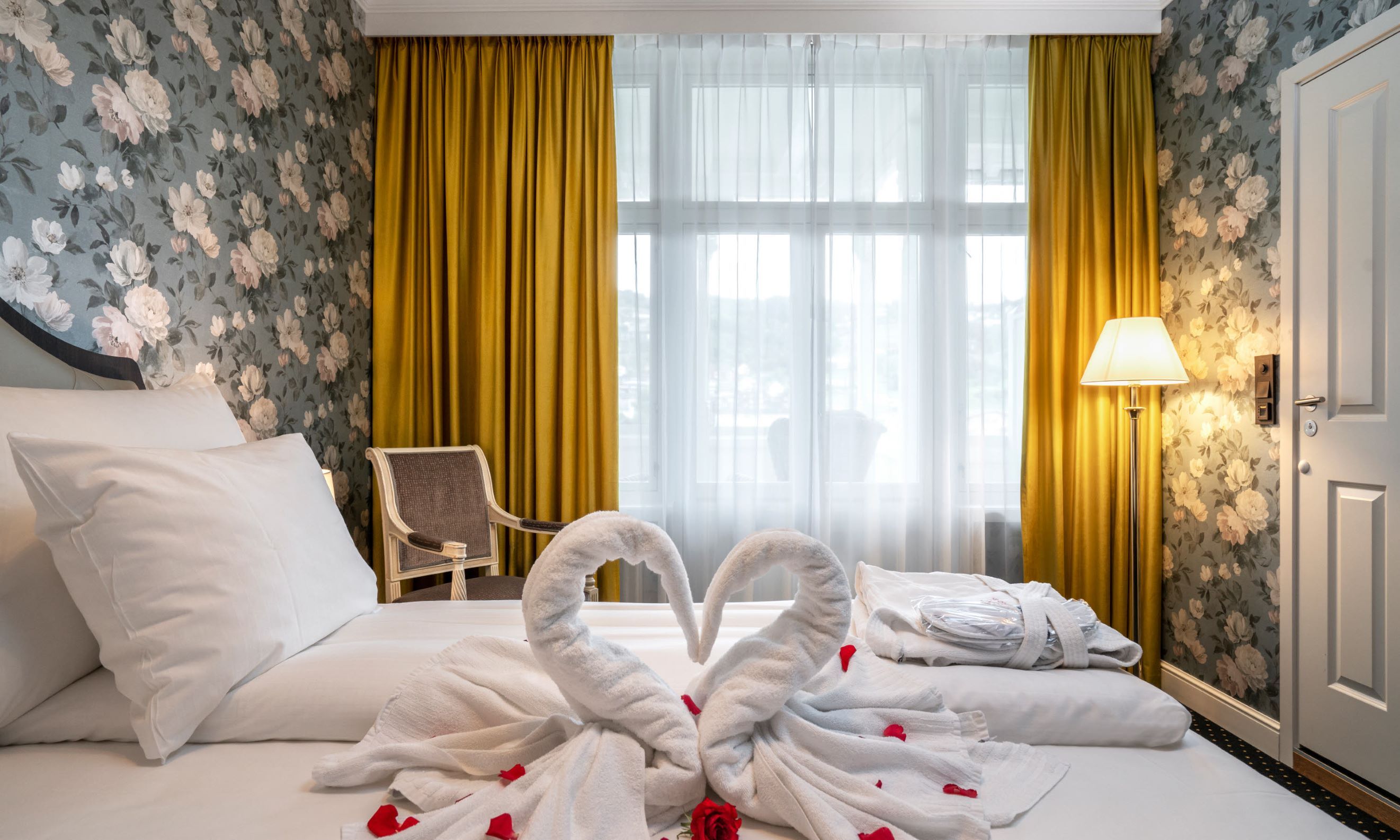 Perfect for romantic getaways – Thon Hotel Sandven offers a unique ambiance in stunning surroundings.

