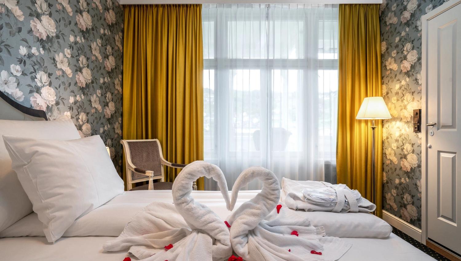 Perfect for romantic getaways – Thon Hotel Sandven offers a unique ambiance in stunning surroundings.