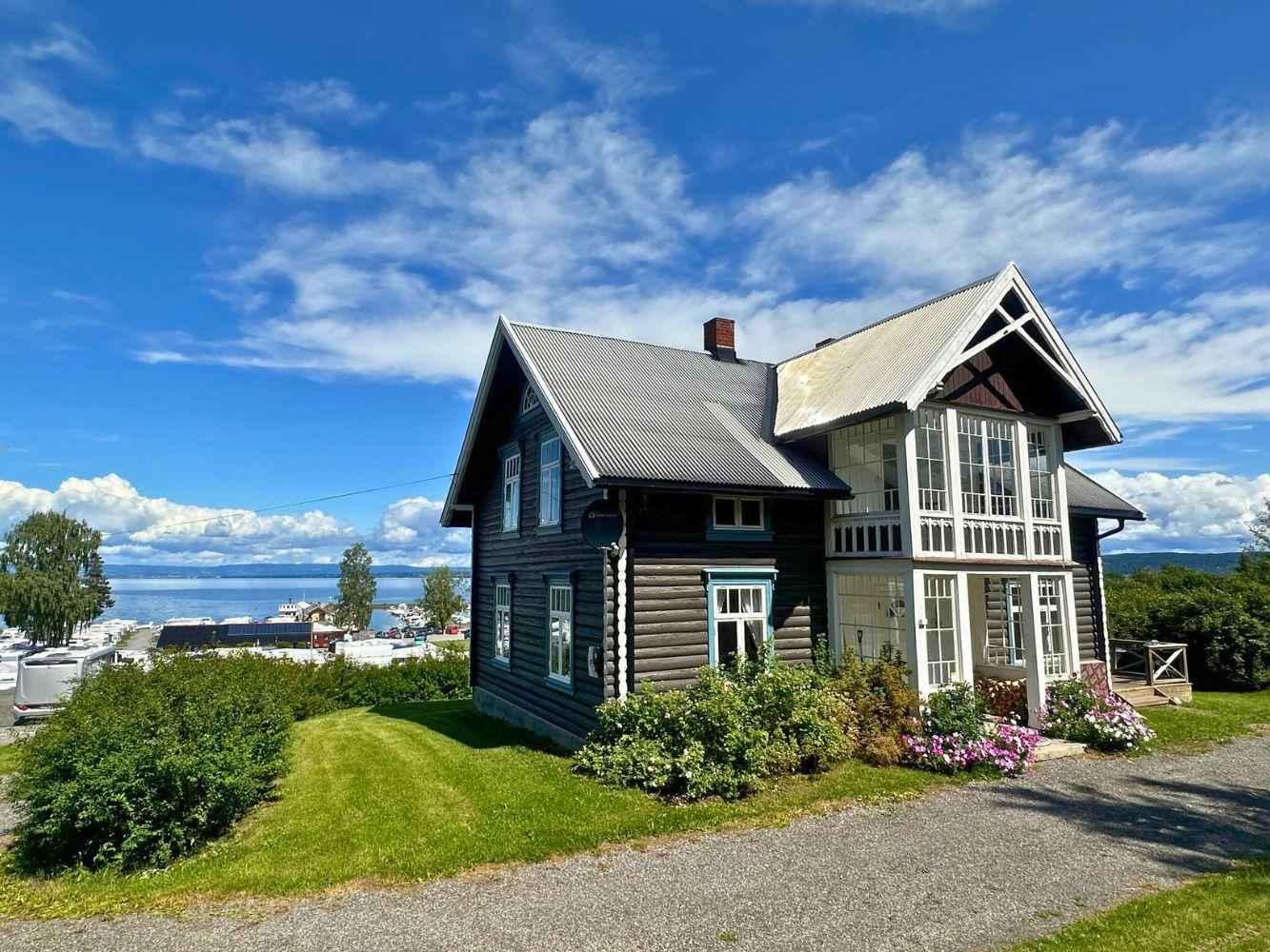 Kapteinsboligen i Evjua Strandpark, fasade