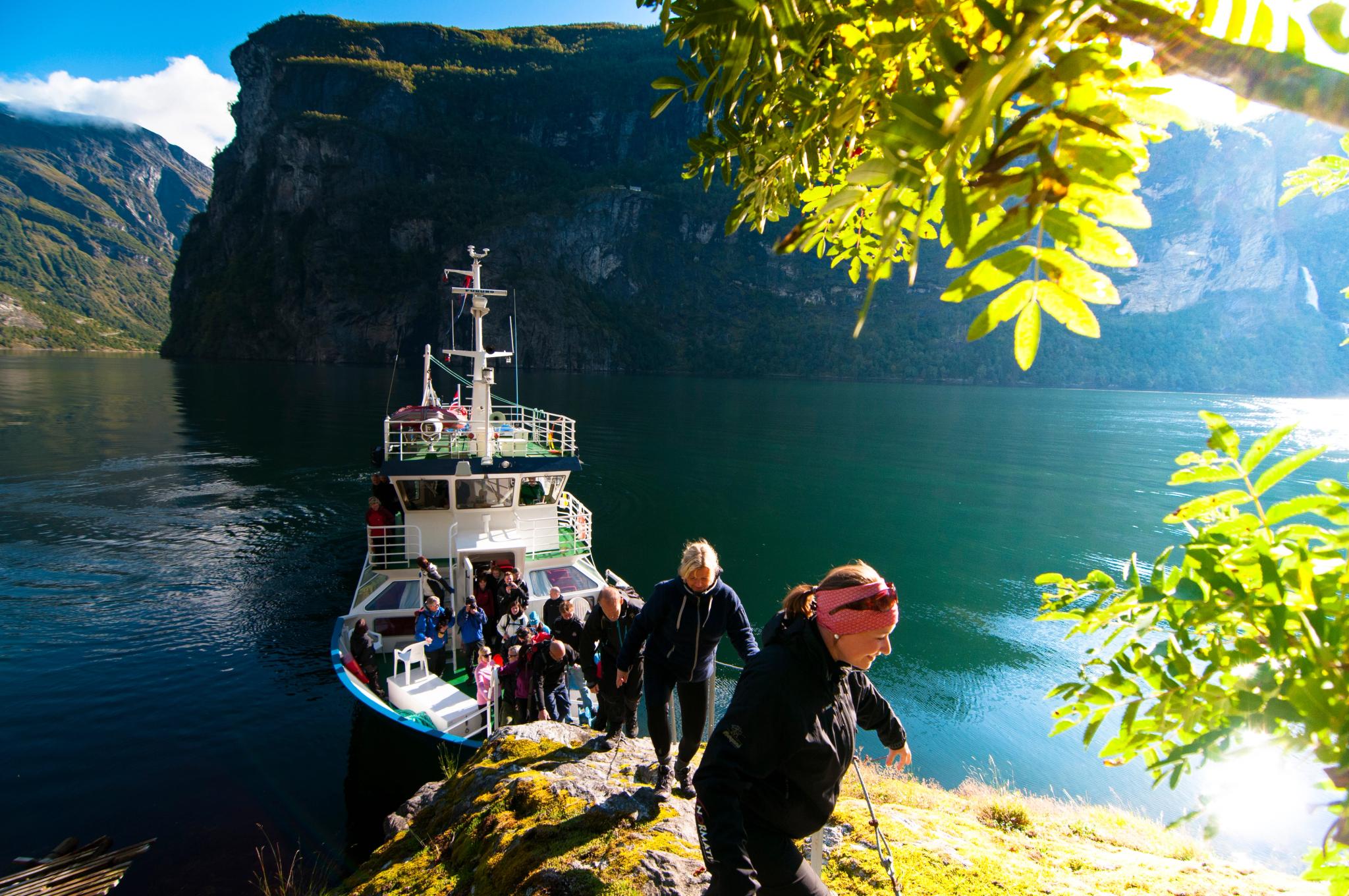 Epic Fjordsightseeing Geiranger by boat