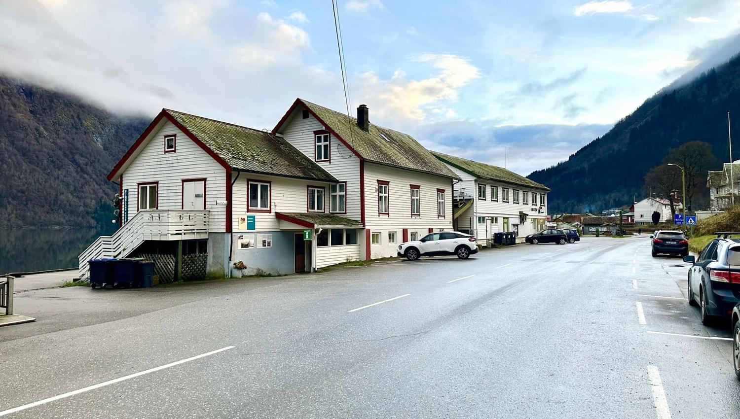 Fjærland Tourist Information