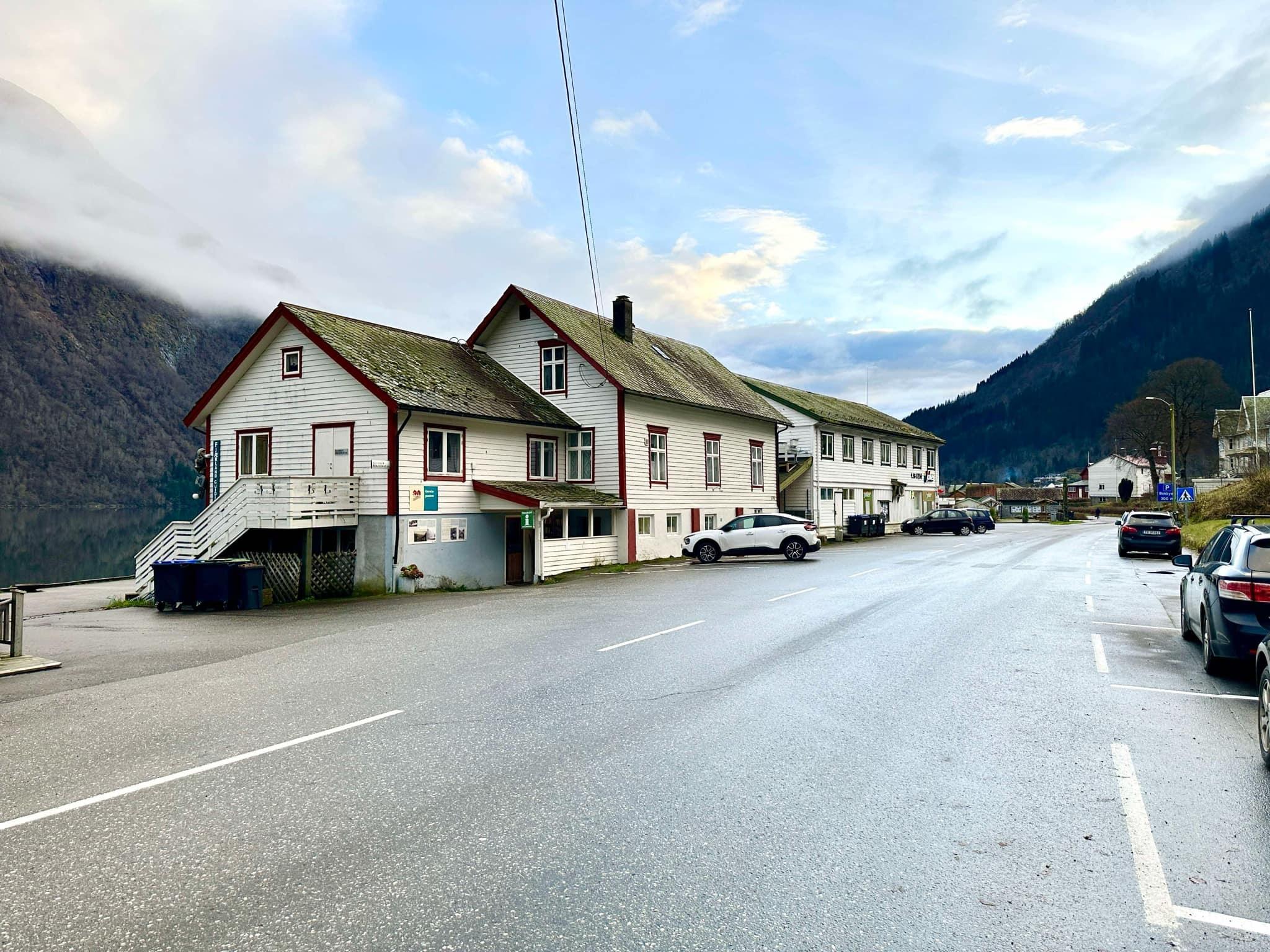 Fjærland Tourist Information