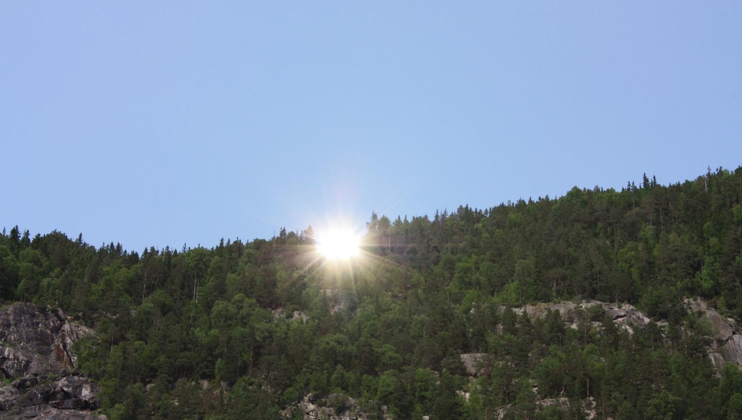 Solspeilet har 80 - 100 % effekt av solstyrken som blir fanget av speilene.