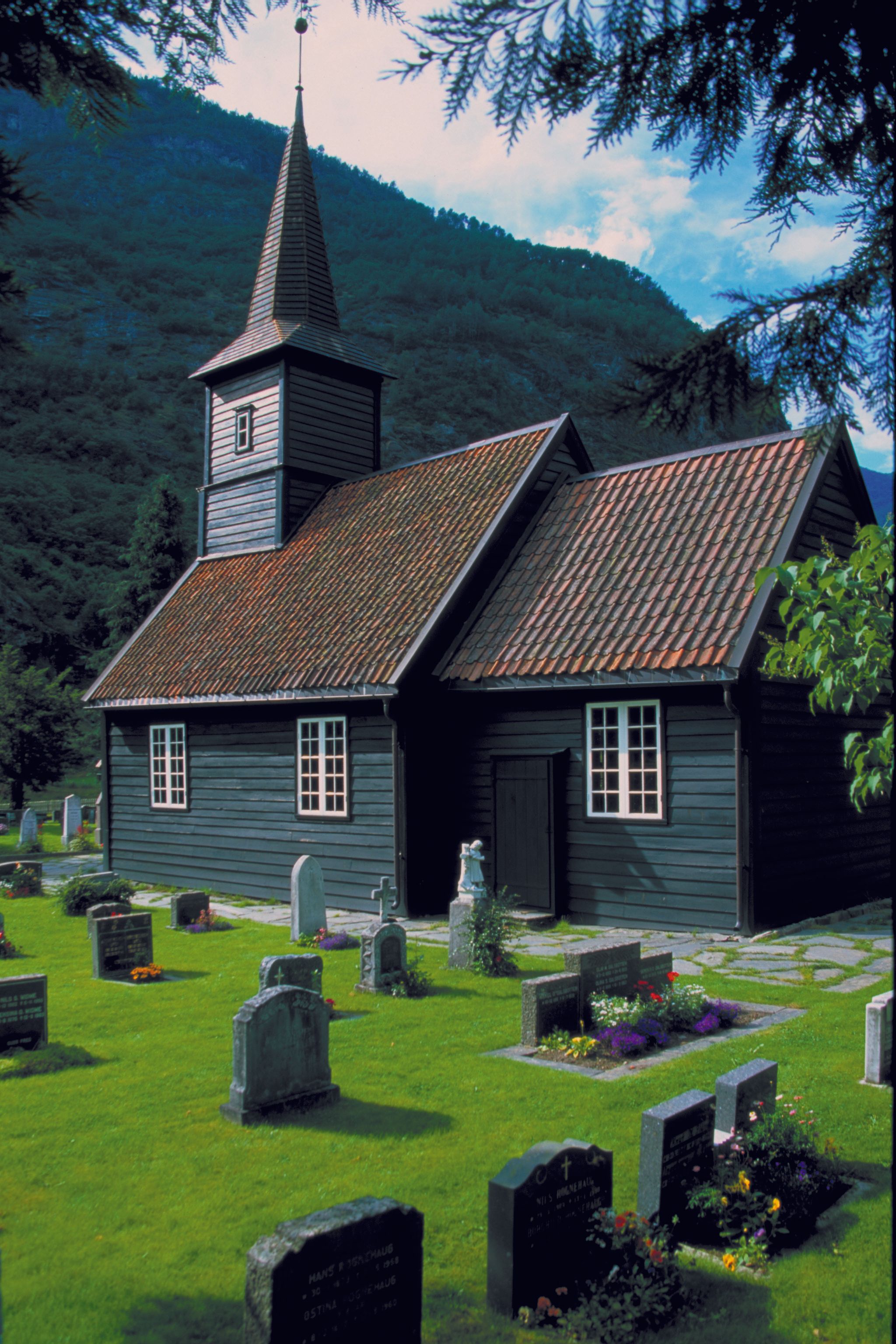 Flåm kyrkje