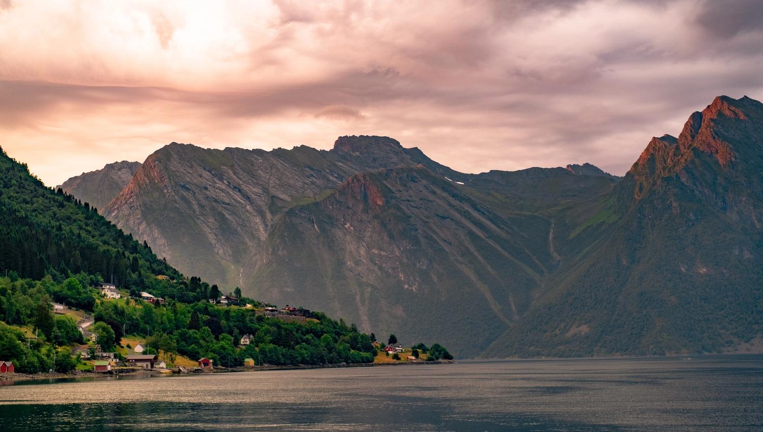 Sæbøneset i Hjørundfjorden