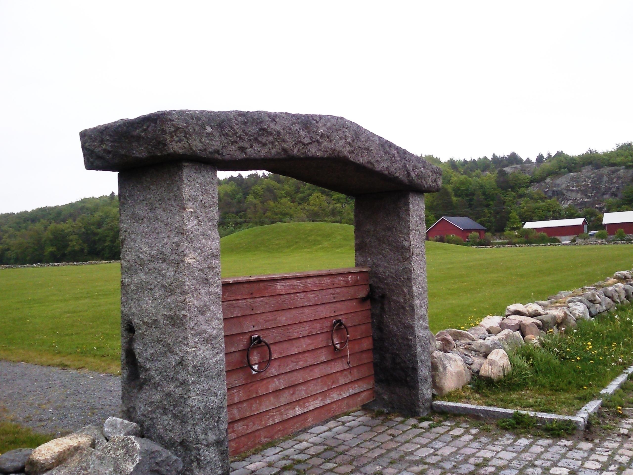 Gate