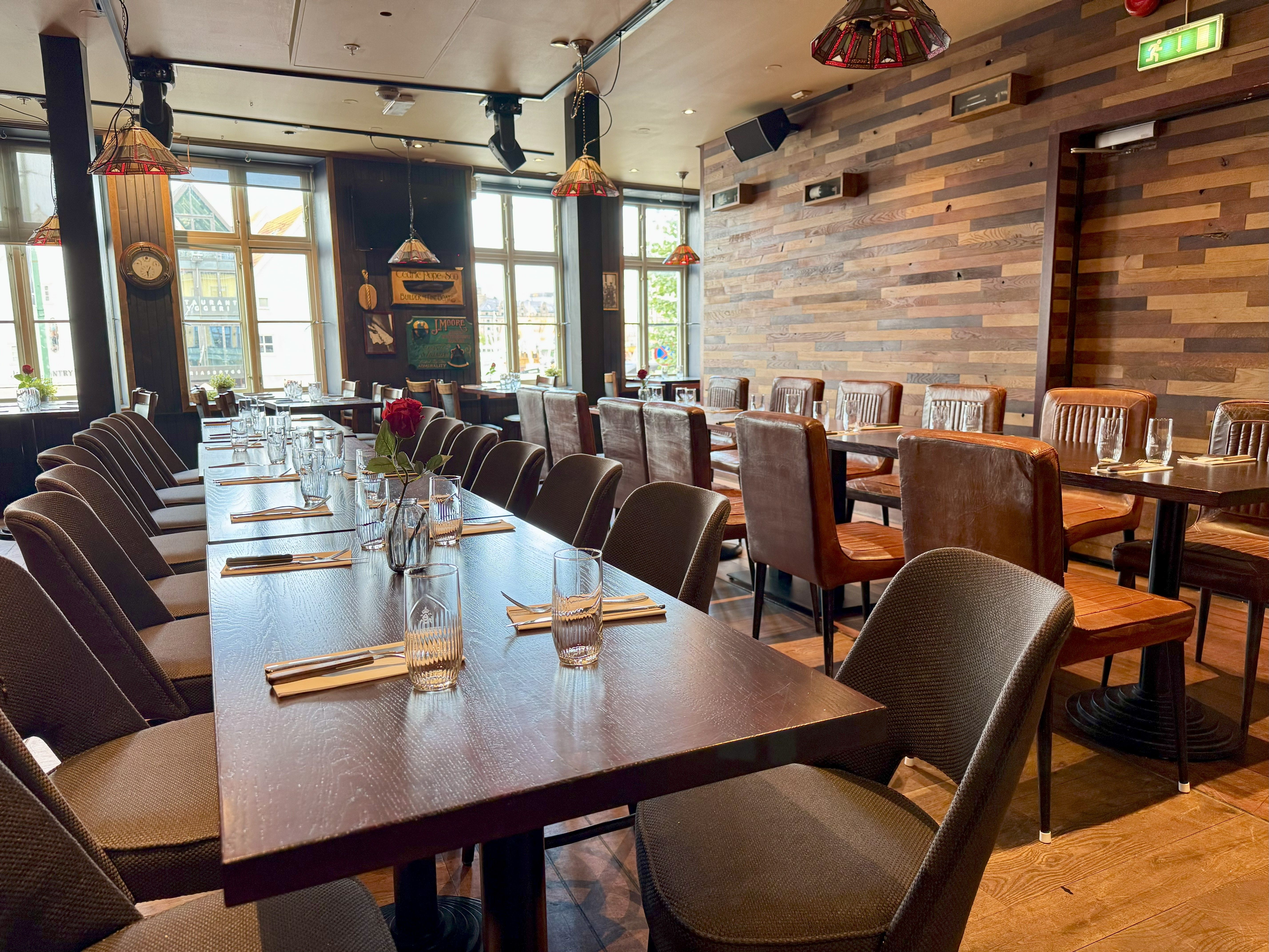 Leela India Restaurant og Bar