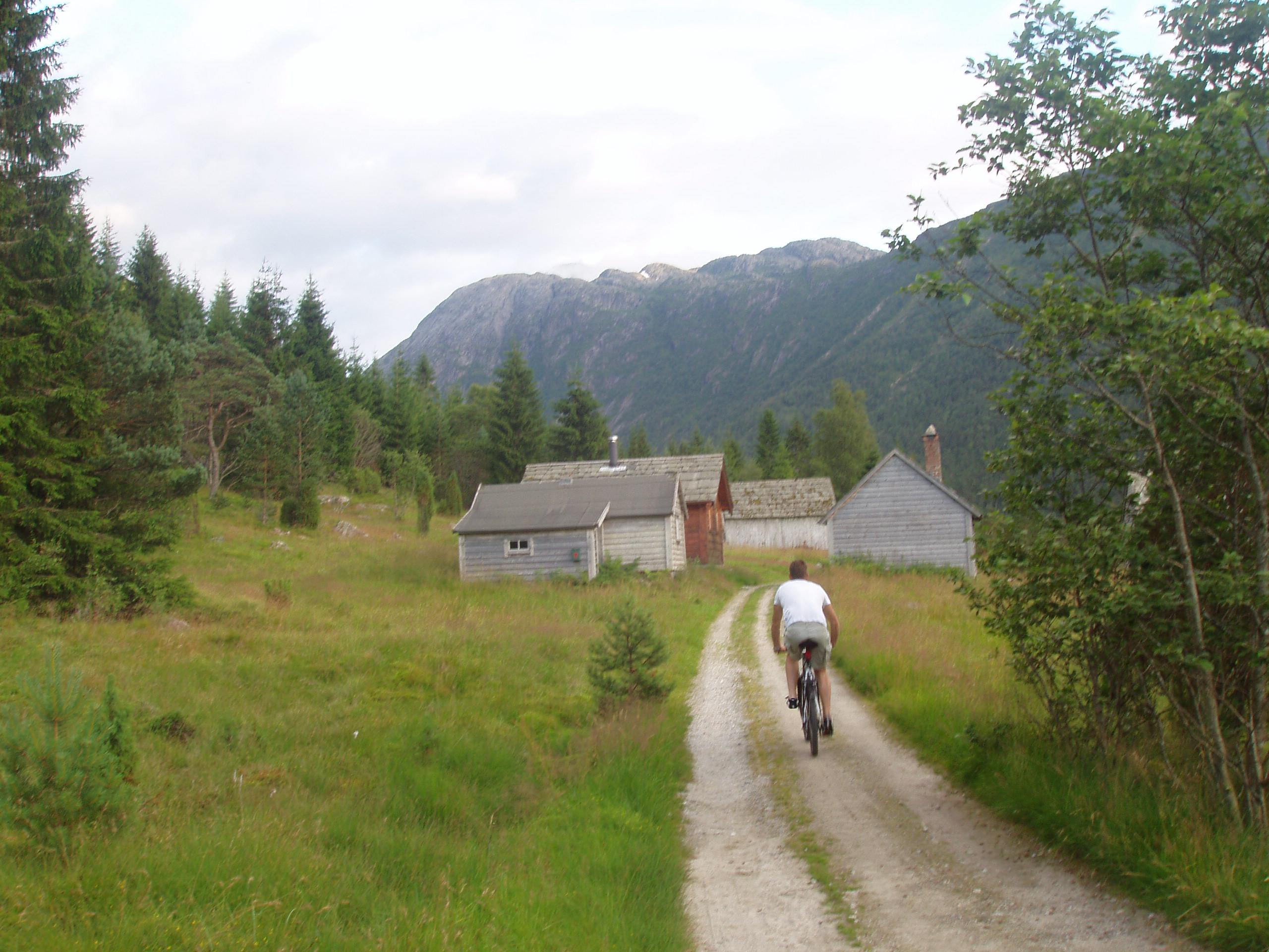 Hike to Ænesdalen