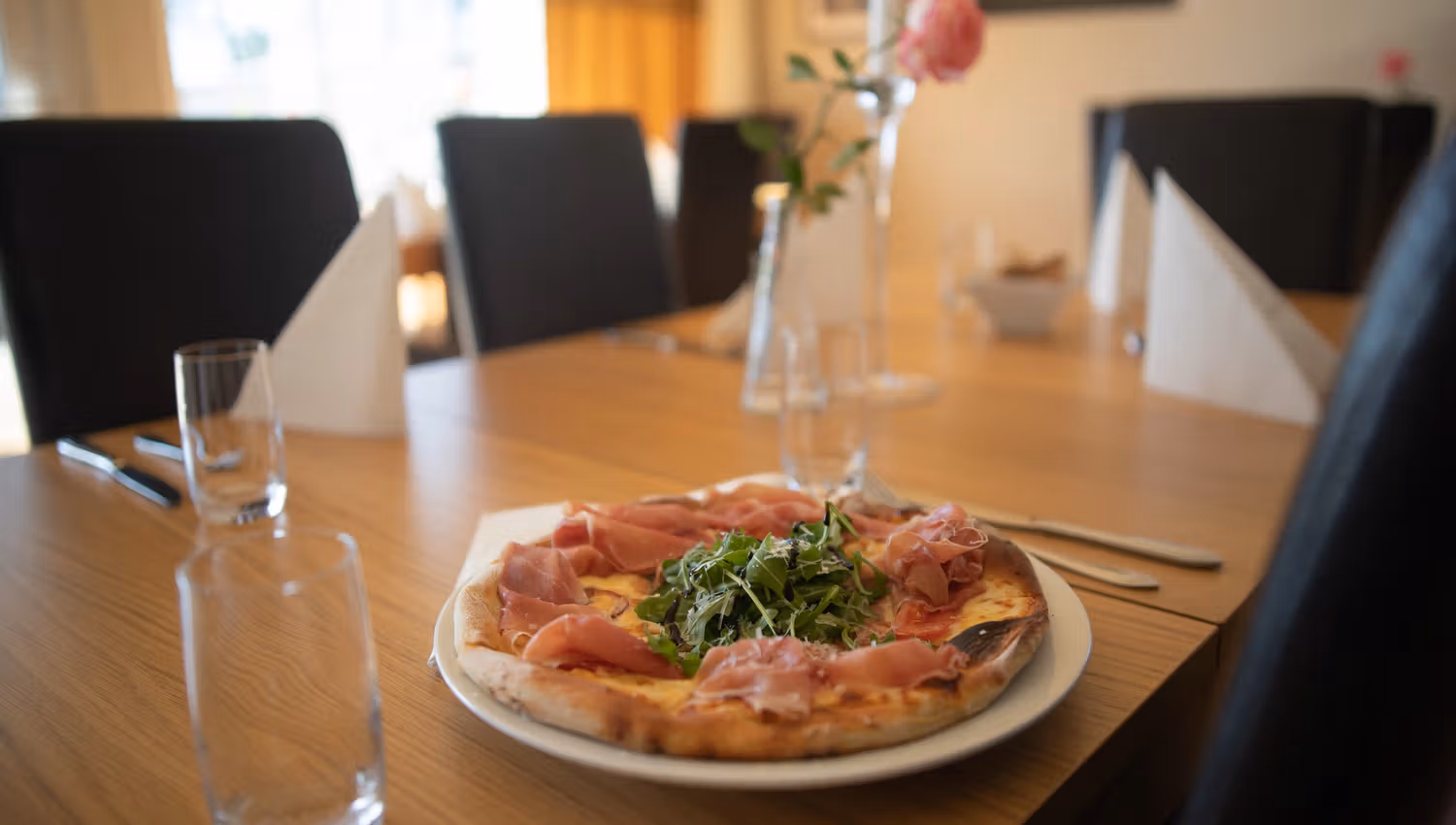Smak den populære pizzaen deira