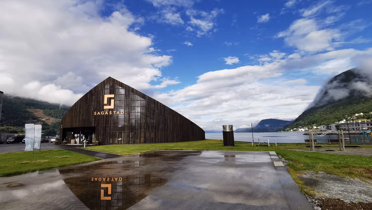 Sagastad Viking Center in Nordfjordeid with beautiful views of the fjord and surrounding landscape.