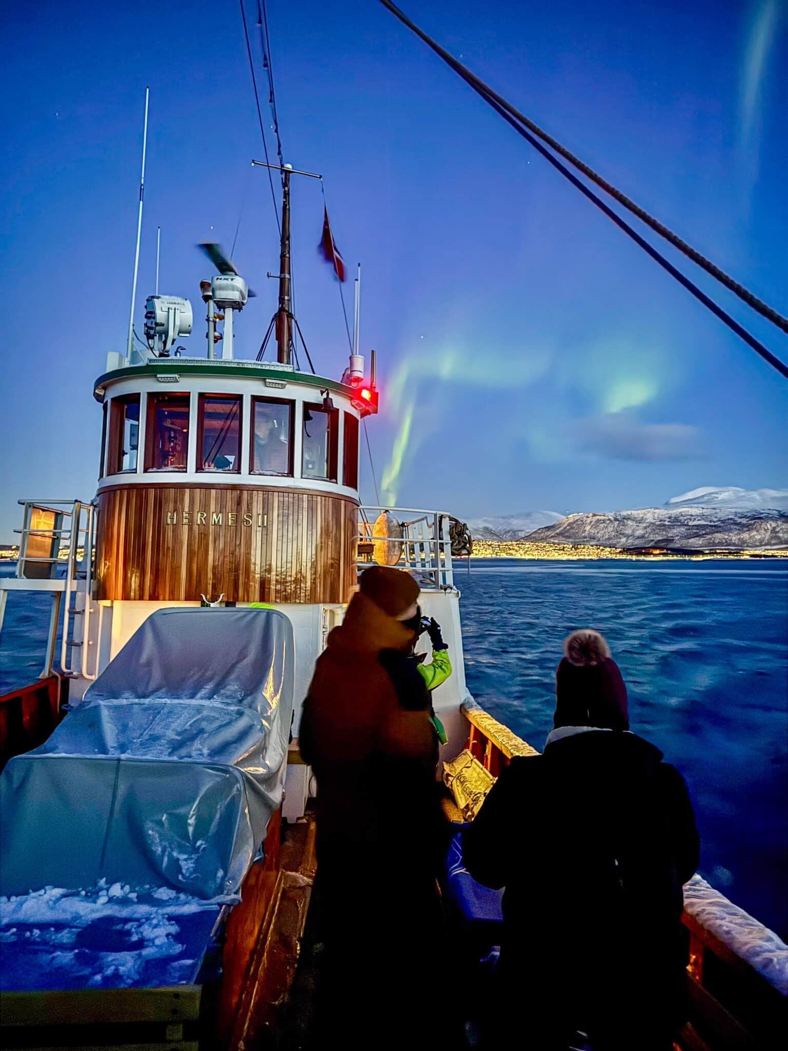 Guests looking at the northern lights