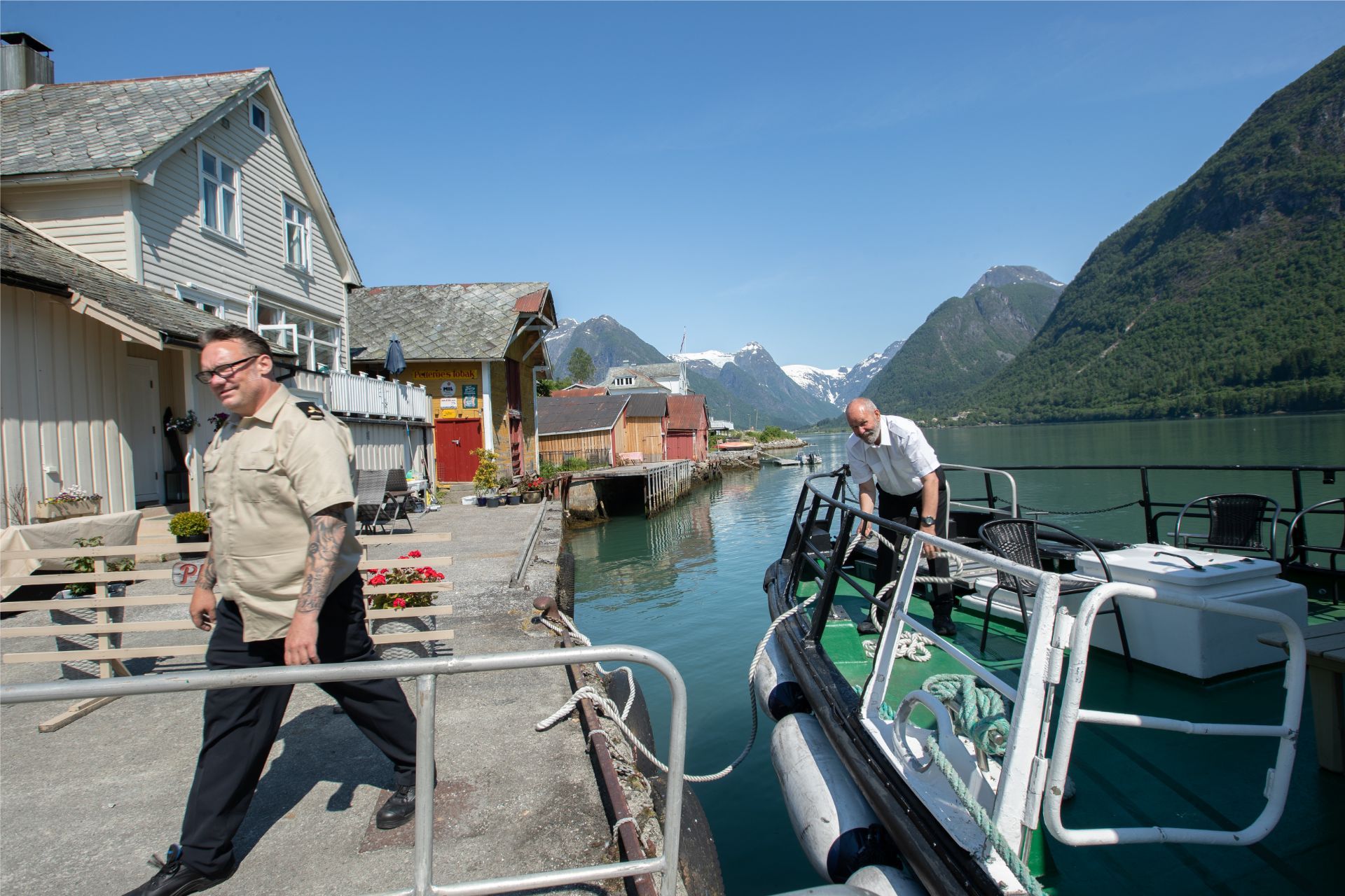 Glacier tour - Fjærland quay