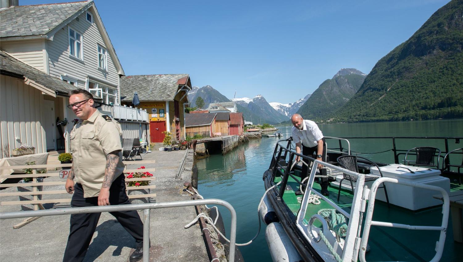 Glacier tour - Fjærland quay