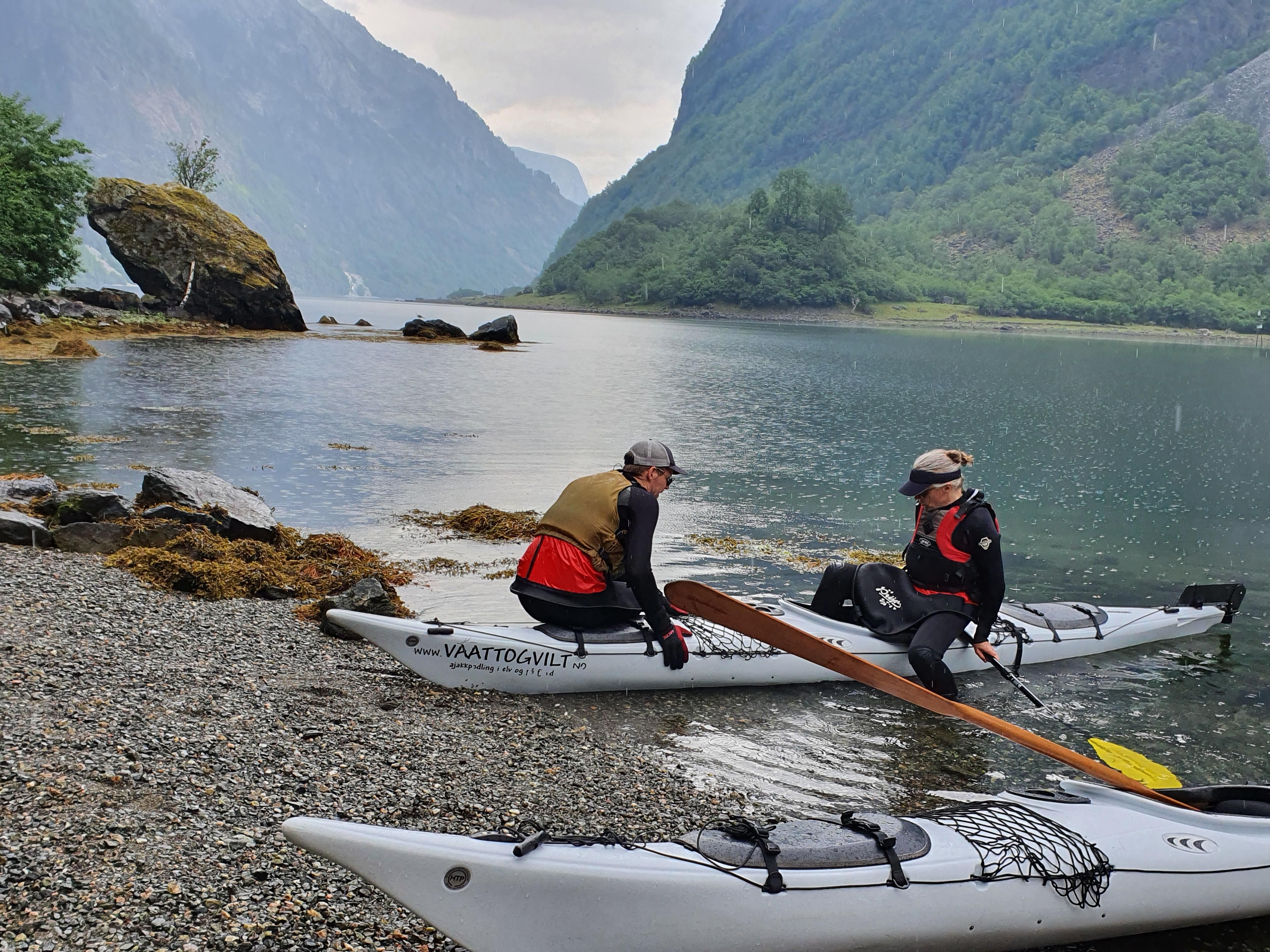 Course in sea paddling with kayak