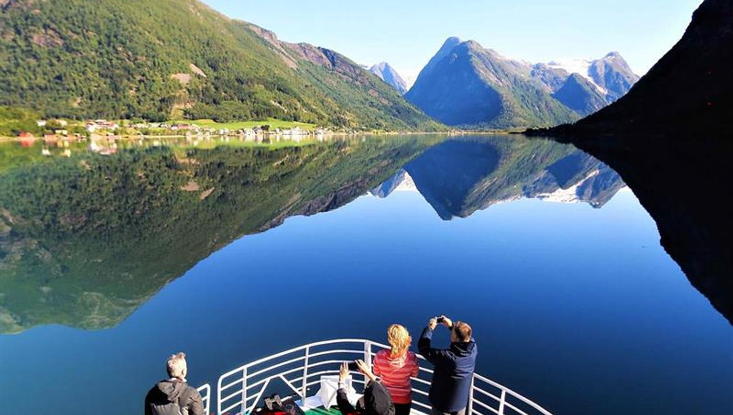 Fjord cruise on the Nærøyfjord