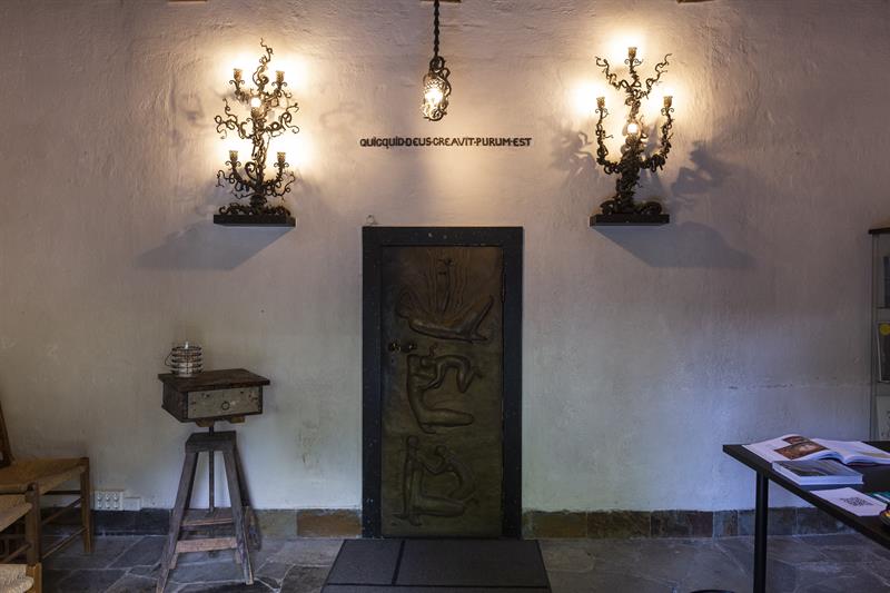 The entrance - interior.