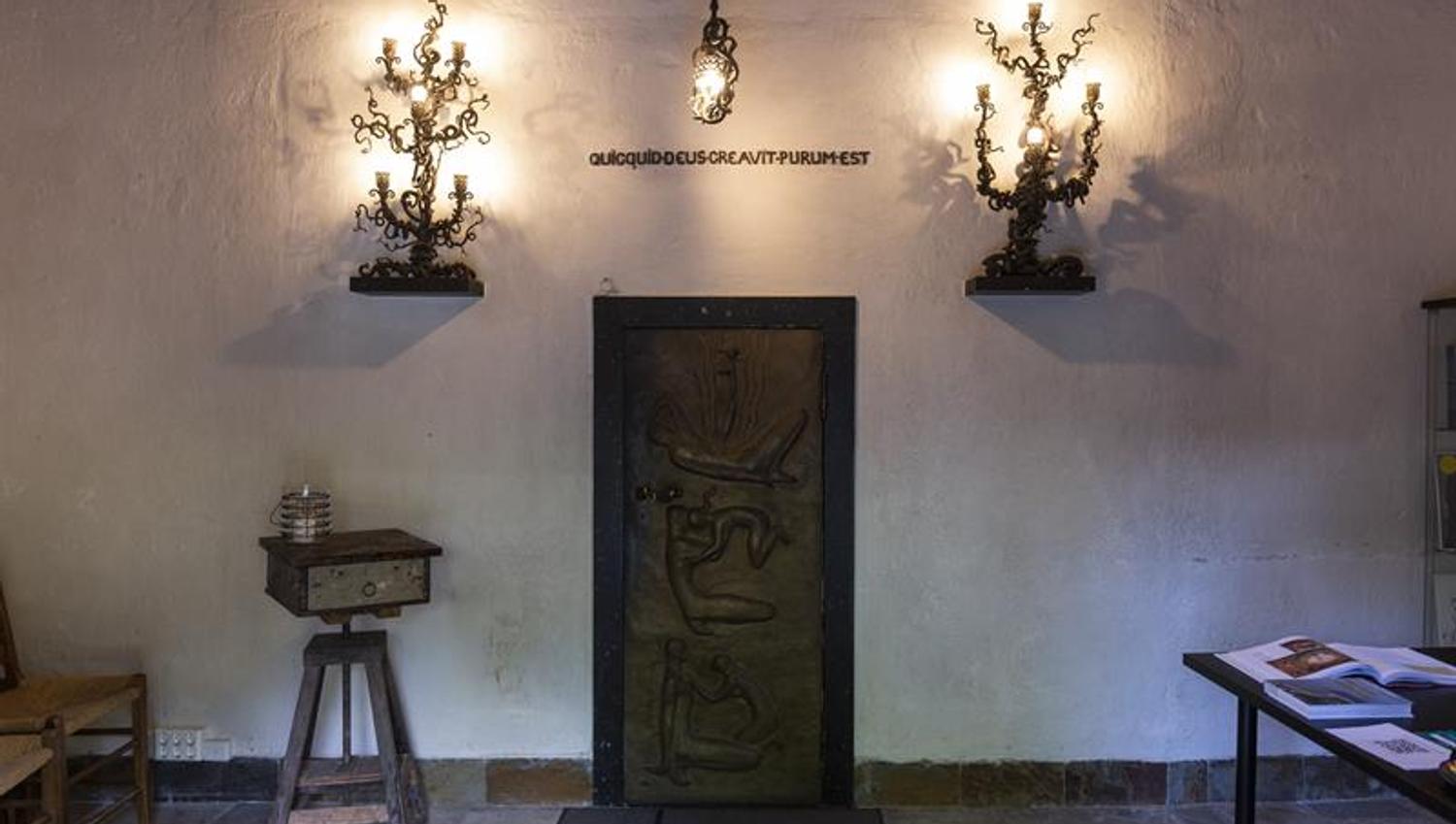 The entrance - interior.
