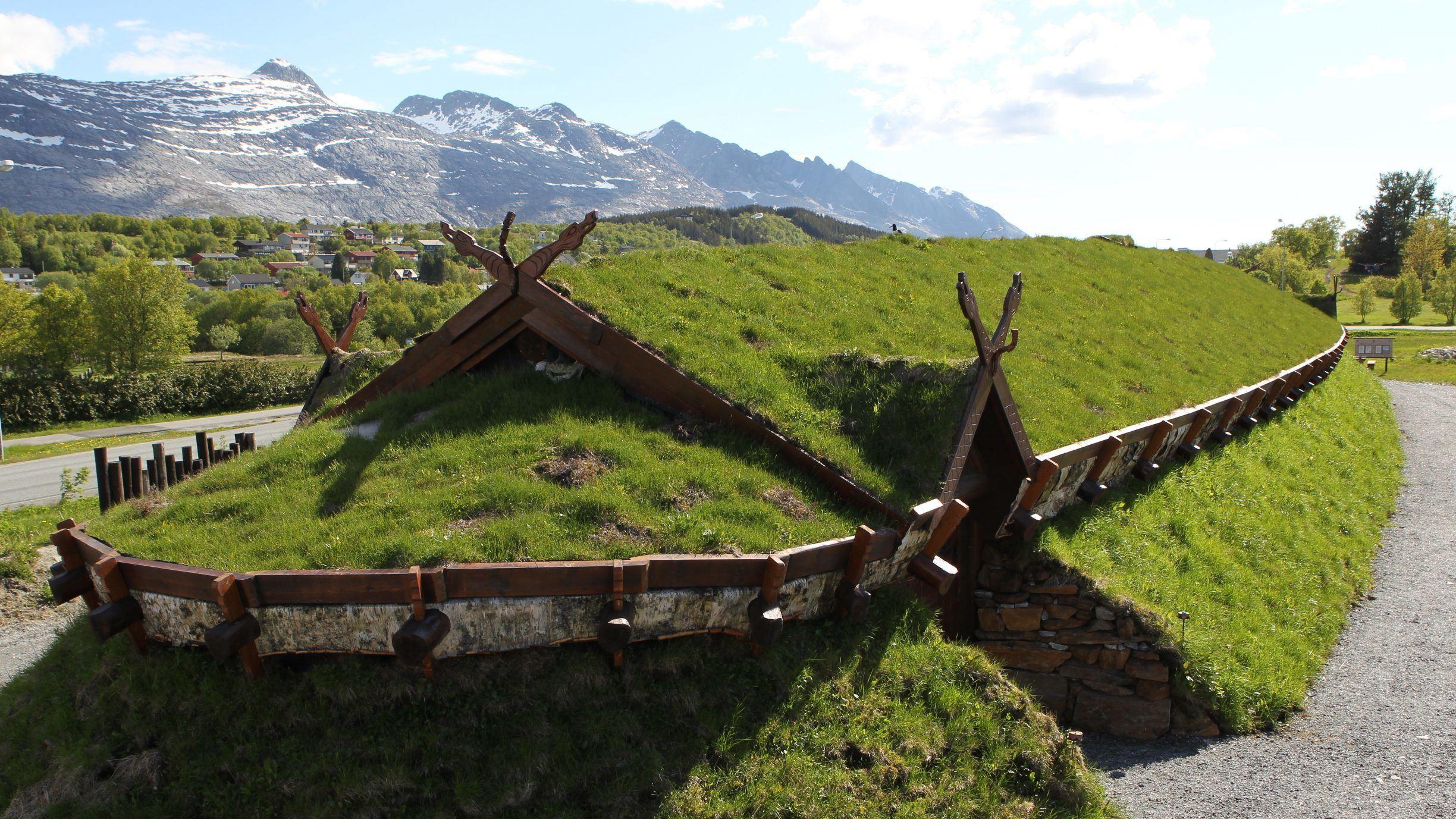 Høvdingsete på Sandnes – Omvisning og middag i vikingtiden
