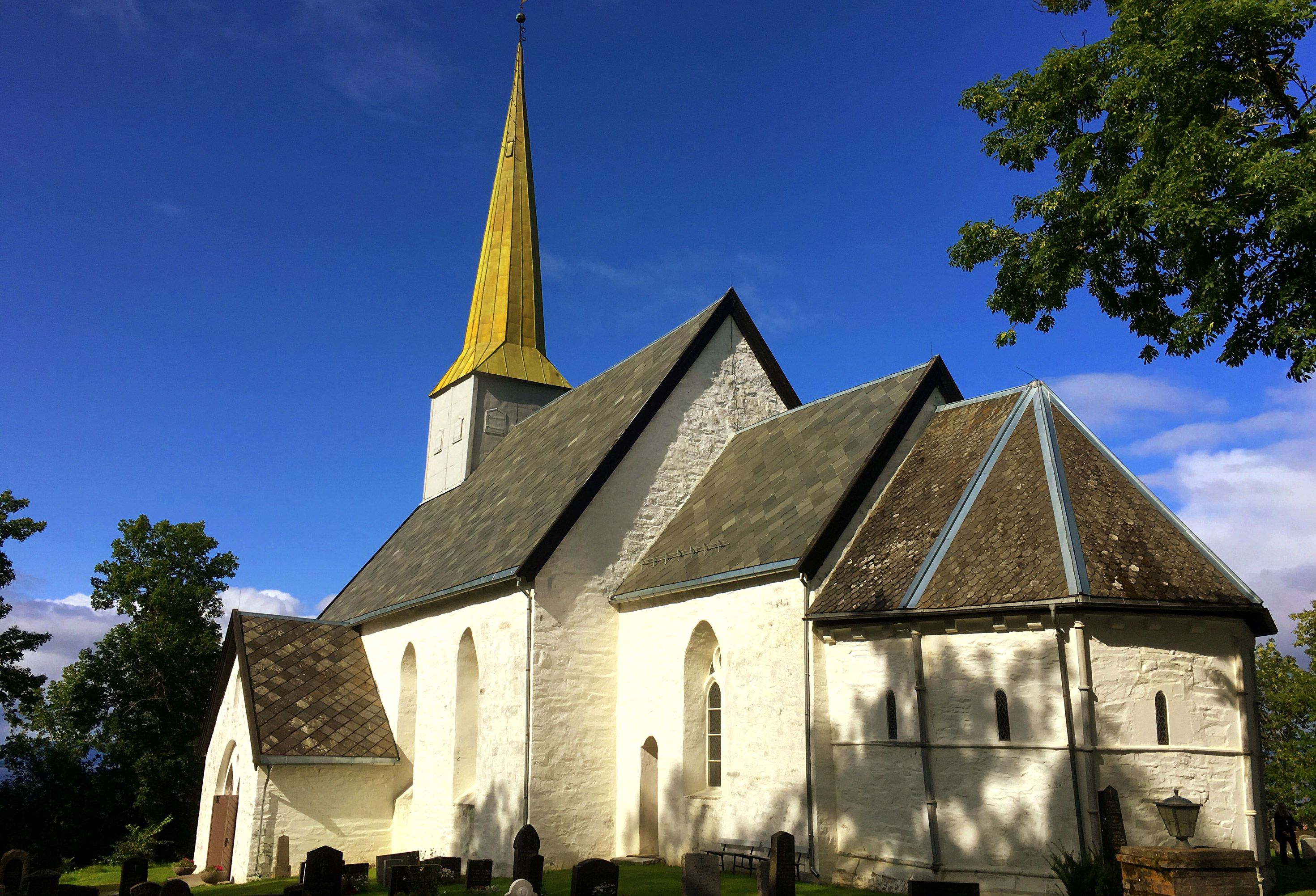 Alstadhaug kirke - en av 5 middelalderkirker på Innherred