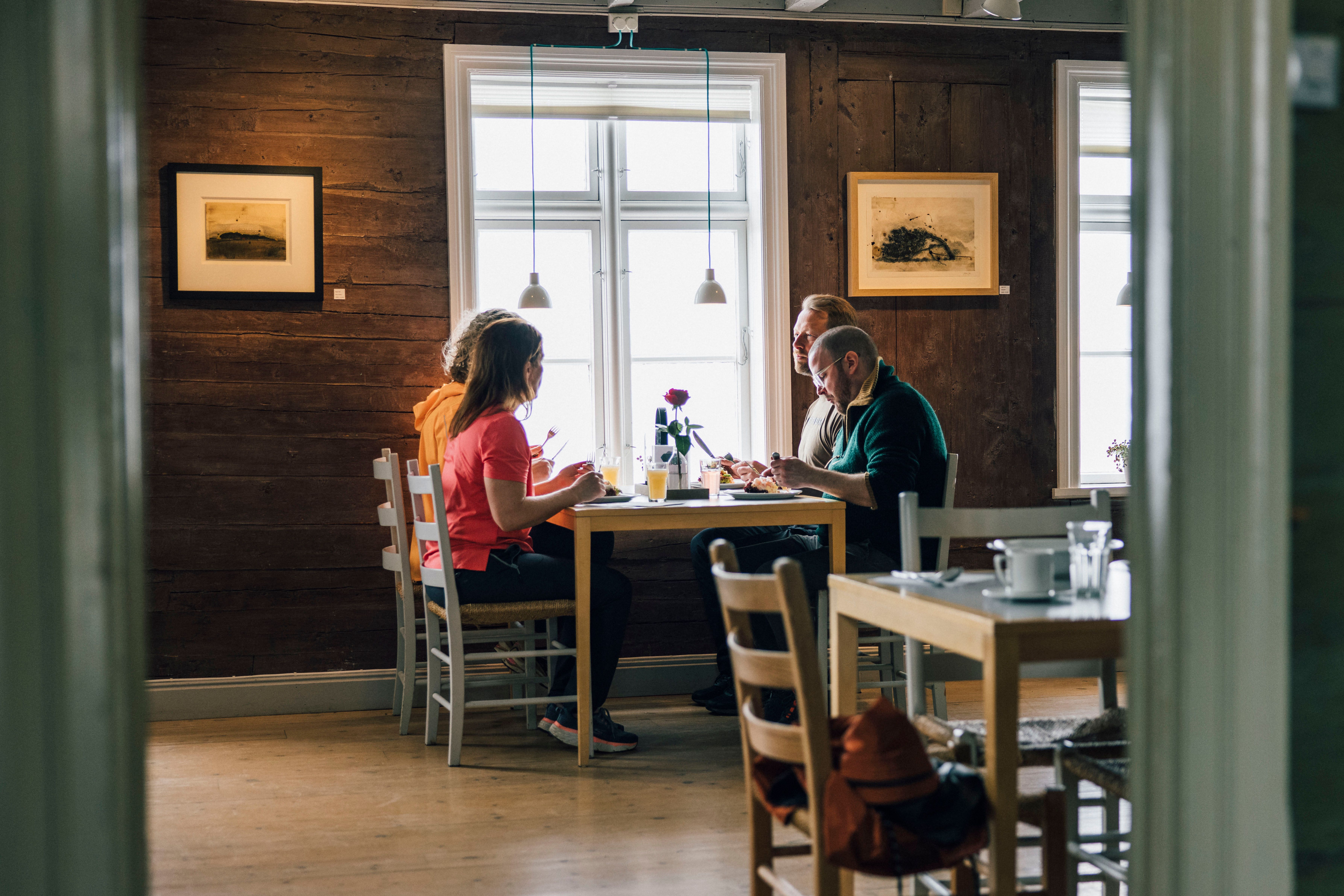 Cosy in the café