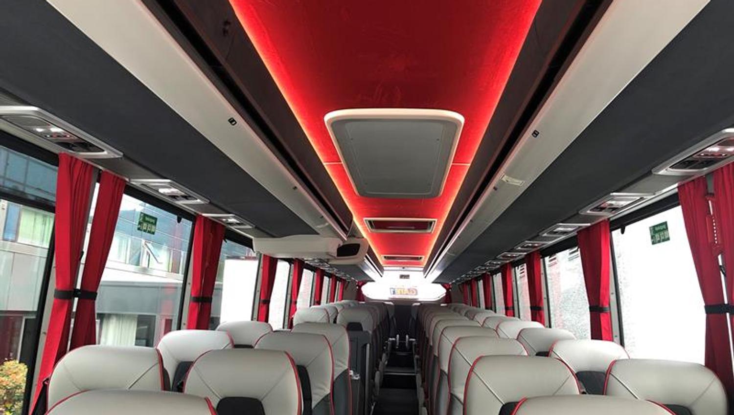 Schaus Buss innvendig